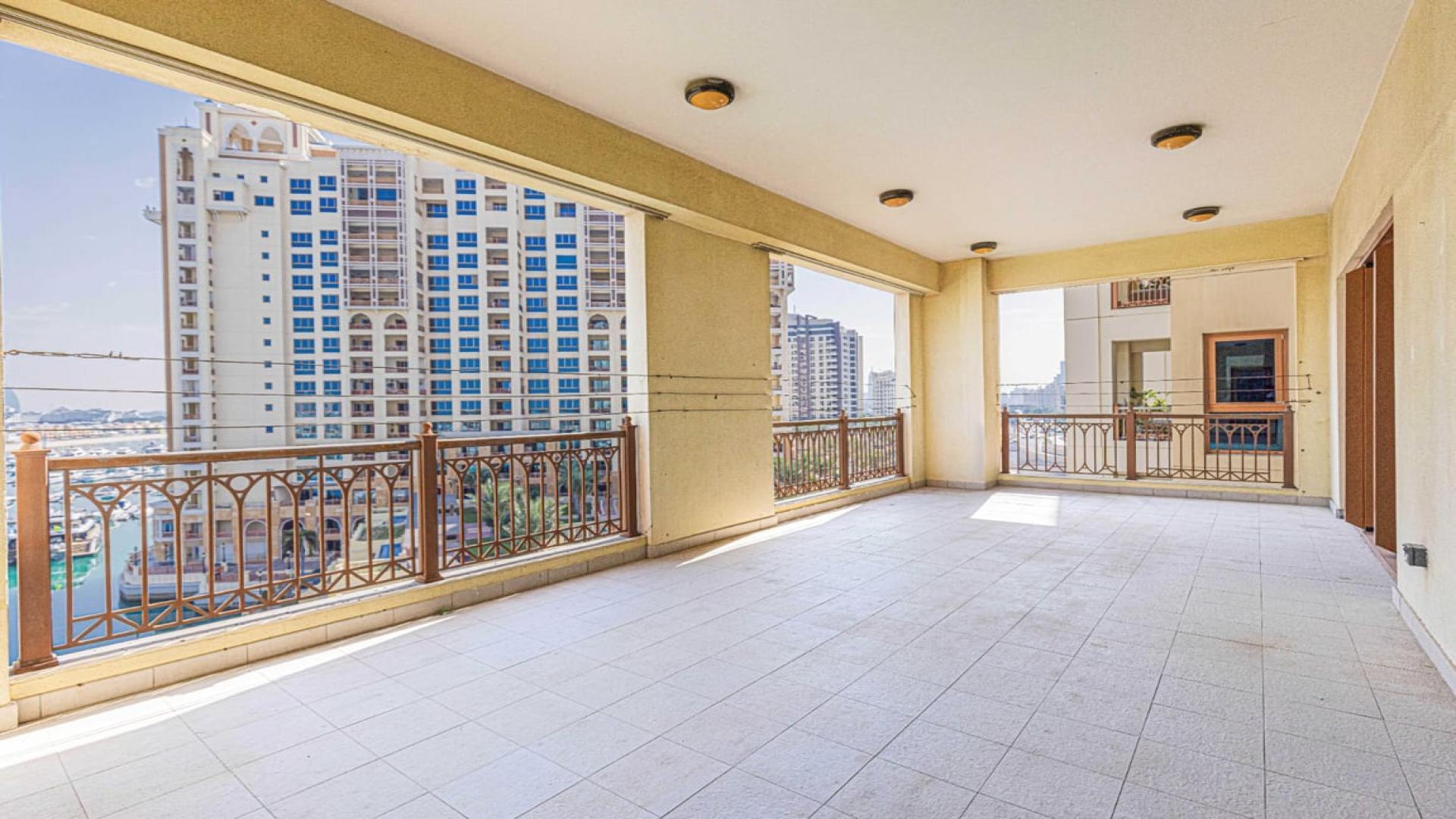 Spacious apartment balcony with sea view in Marina Residences, Palm Jumeirah