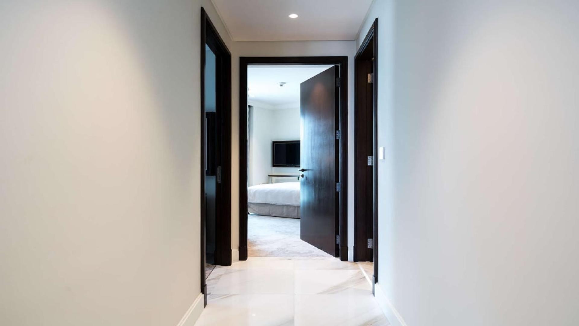 Luxurious living room in 3-bedroom penthouse, Address Fountain Views, Downtown Dubai, for rent