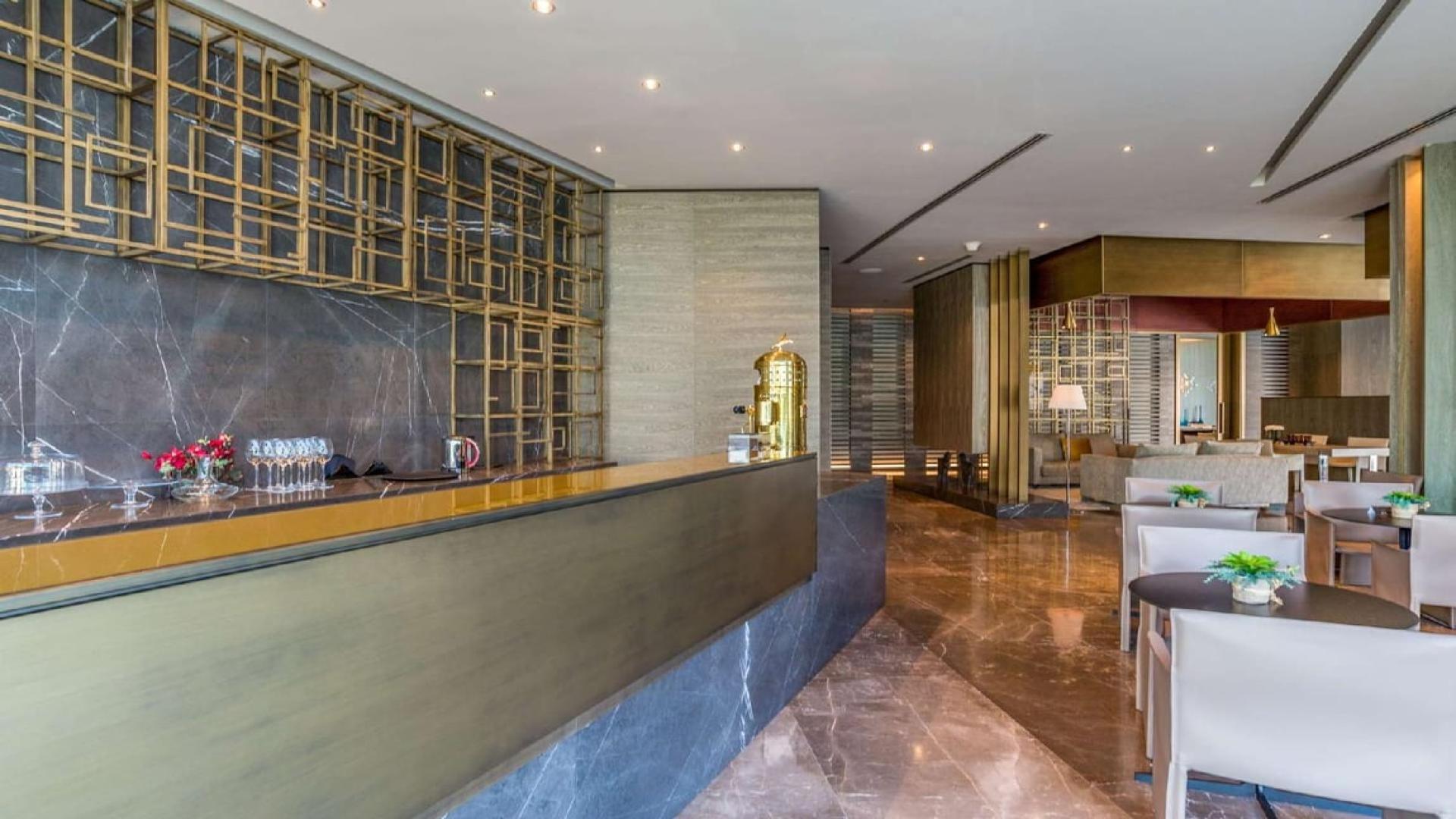 Luxurious Volante penthouse with private pool and stunning Business Bay skyline views