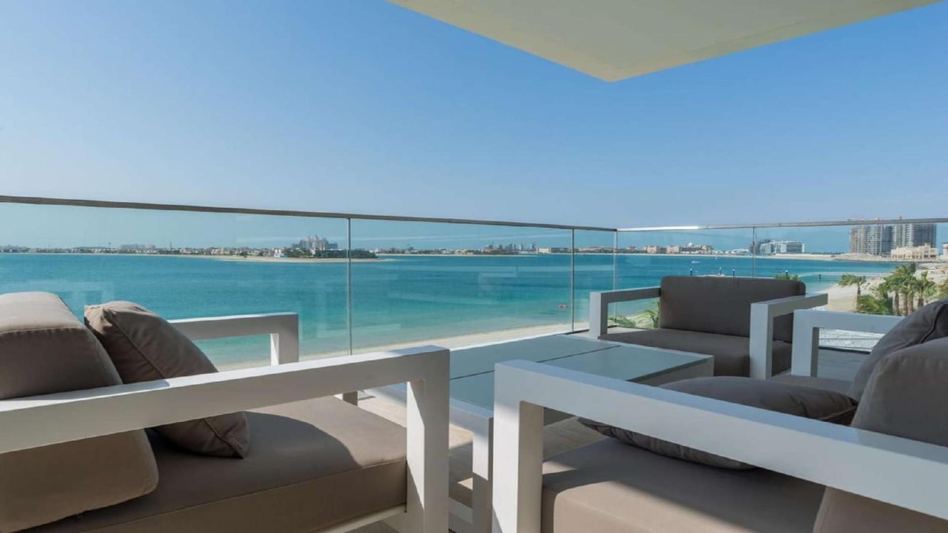 Oceanview terrace of 3-bedroom penthouse in Serenia Residences, Palm Jumeirah, Dubai