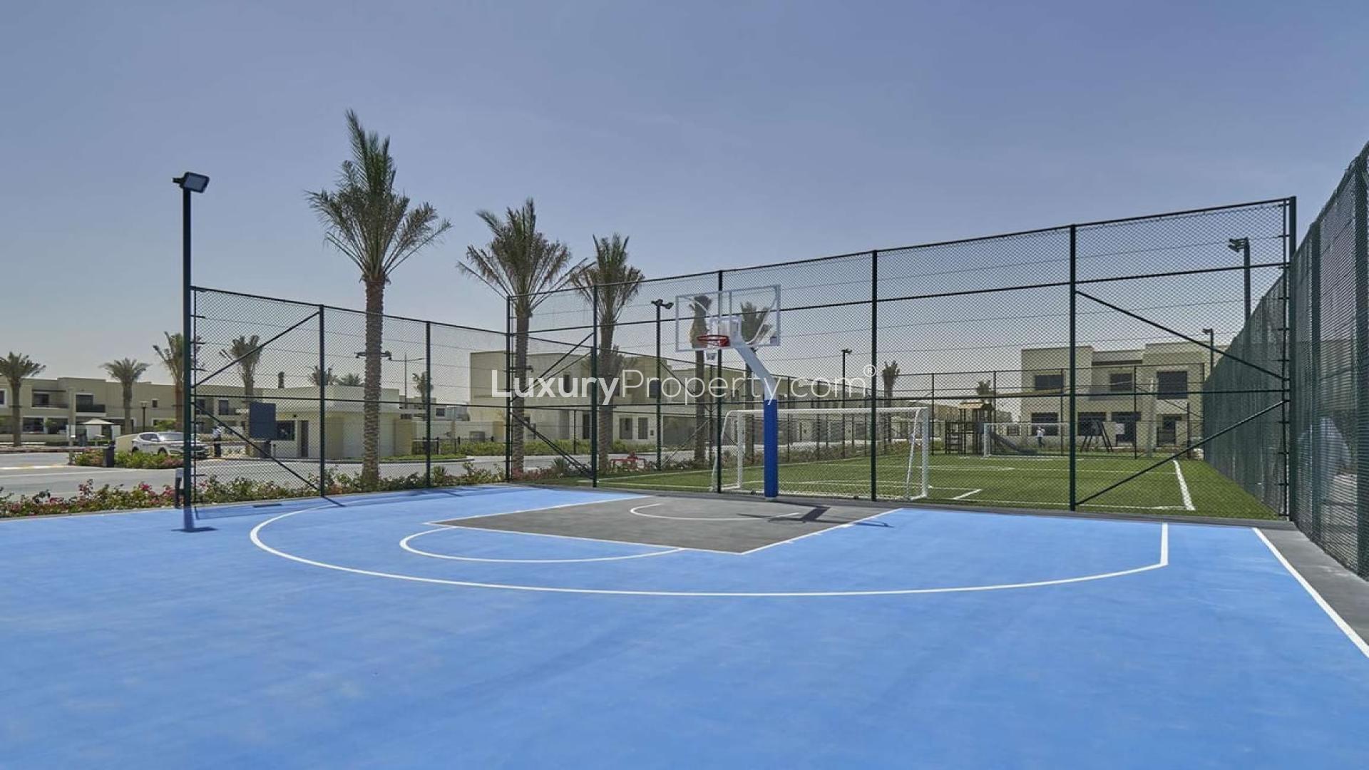 Modern kitchen in 4-bedroom townhouse for rent, Naseem, Town Square