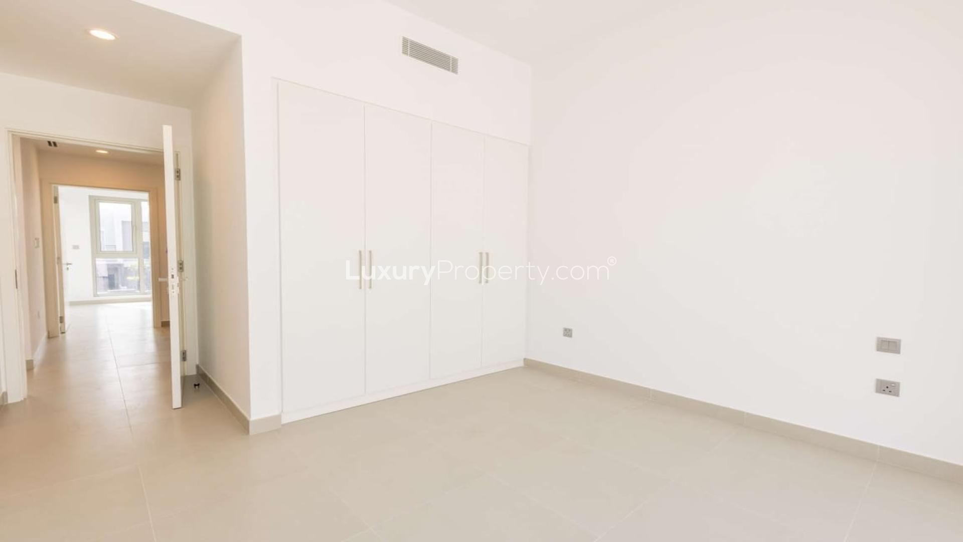 Modern kitchen in brand new townhouse, Arabian Ranches 2, Camelia, available for rent