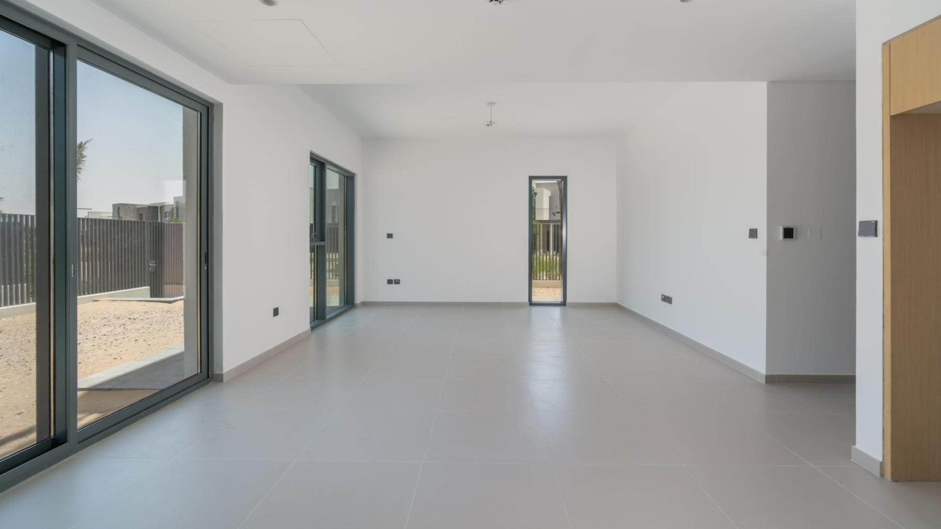 Modern kitchen in spacious townhouse for rent, Ruba, Arabian Ranches 3, 3 bed, 4 bath