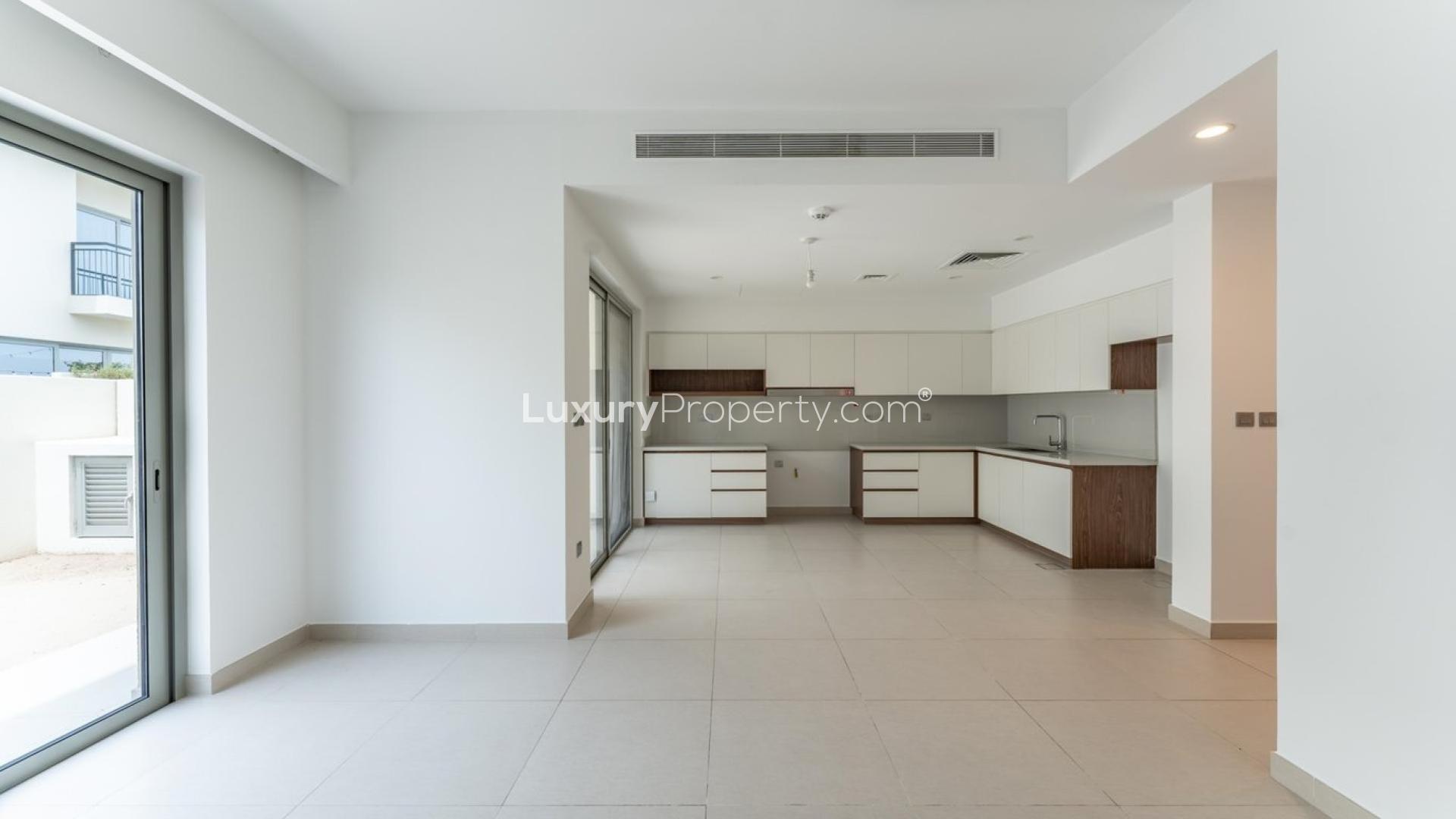Modern kitchen in 3-bedroom townhouse, Camelia, Arabian Ranches 2, for sale