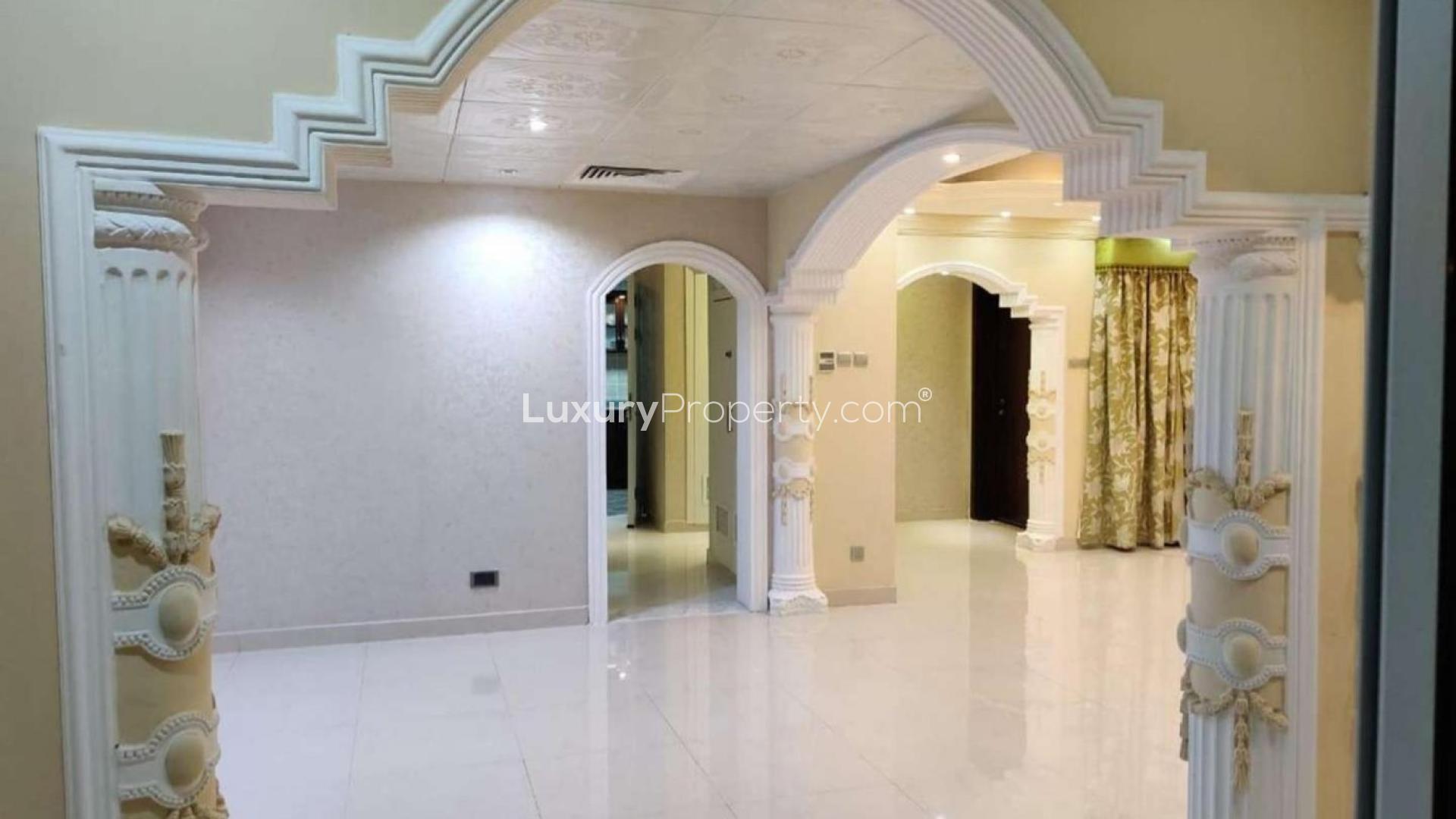 Luxurious living room in 3-bedroom villa, The Springs 8, Emirates Living for rent