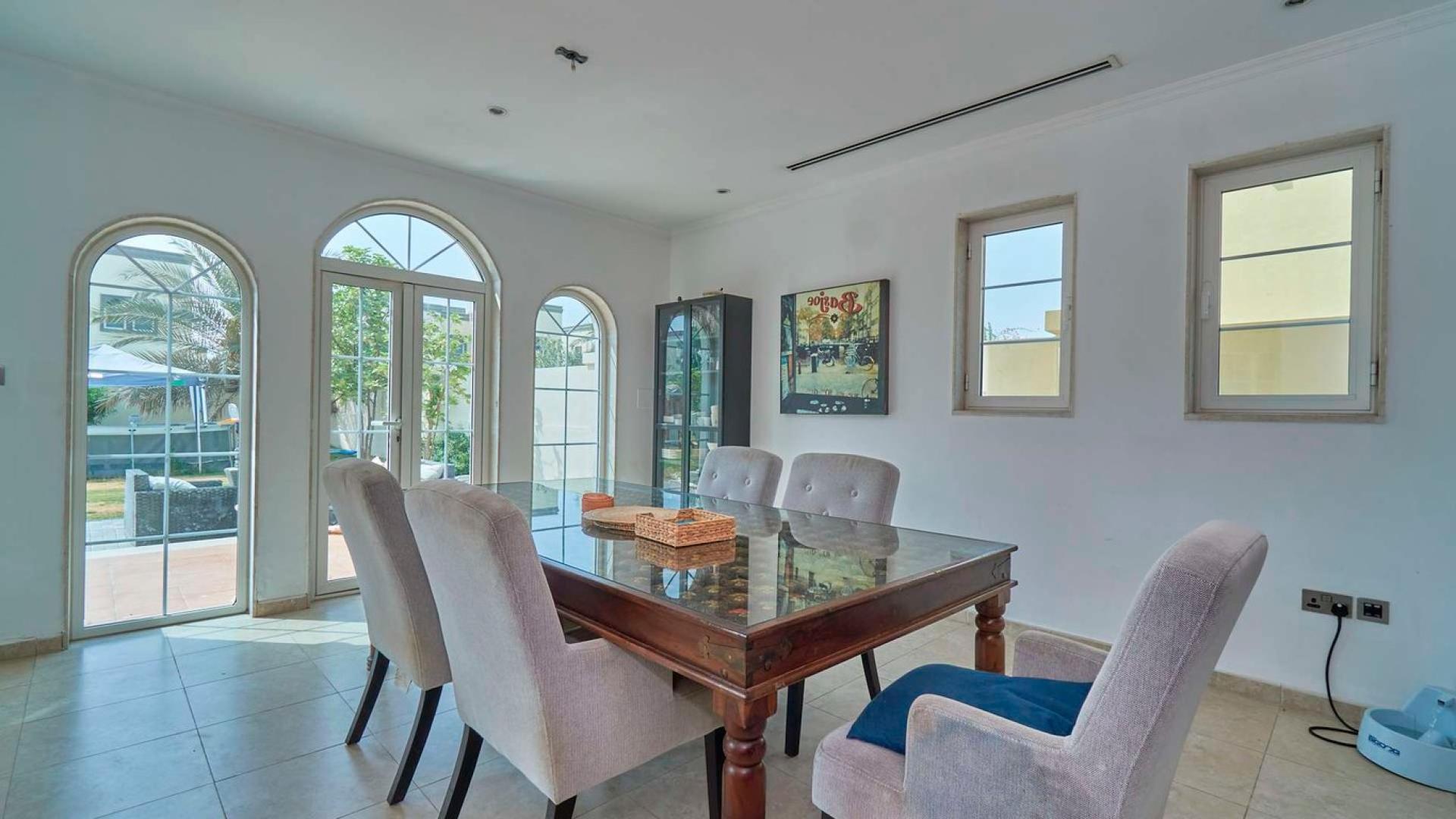 Exterior view of spacious 3-bedroom Legacy Villa in Jumeirah Park, Dubai, with park views