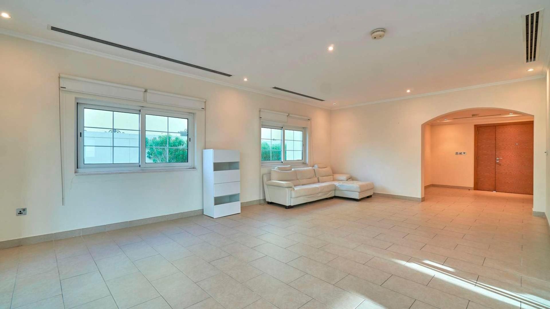 Exterior of 3-bedroom Legacy Villa in Jumeirah Park with private garden for rent