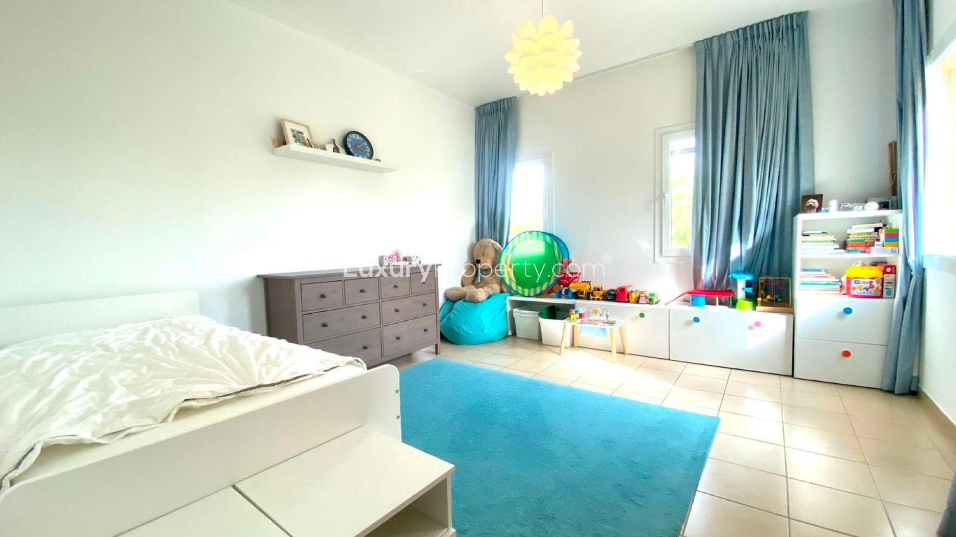 Spacious villa in Palmera 2, Arabian Ranches with garage and greenery, available for rent