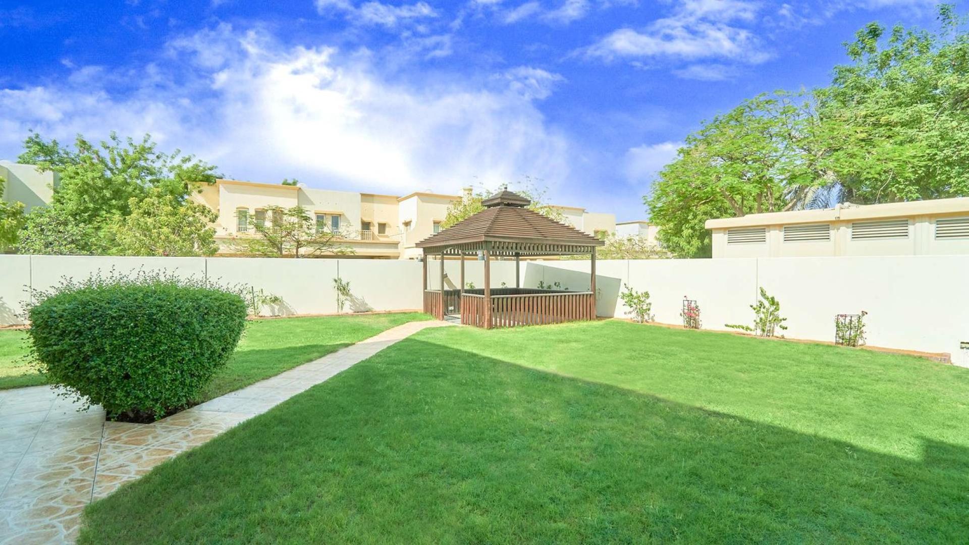 "Spacious garden with gazebo at Springs 8 villa for rent, lush greenery surrounds.",Gorgeous villa garden with gazebo in Springs 8, perfect for relaxation and outdoor activities