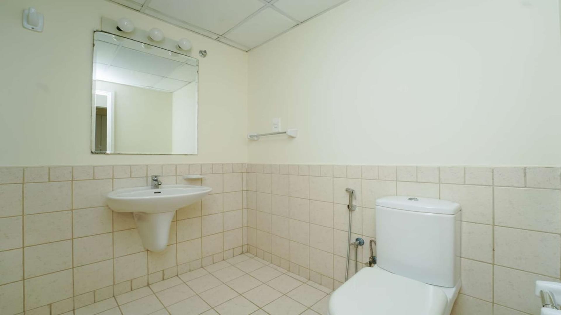 Upgraded 3-bedroom villa with spacious garden in Meadows 1, available for rent