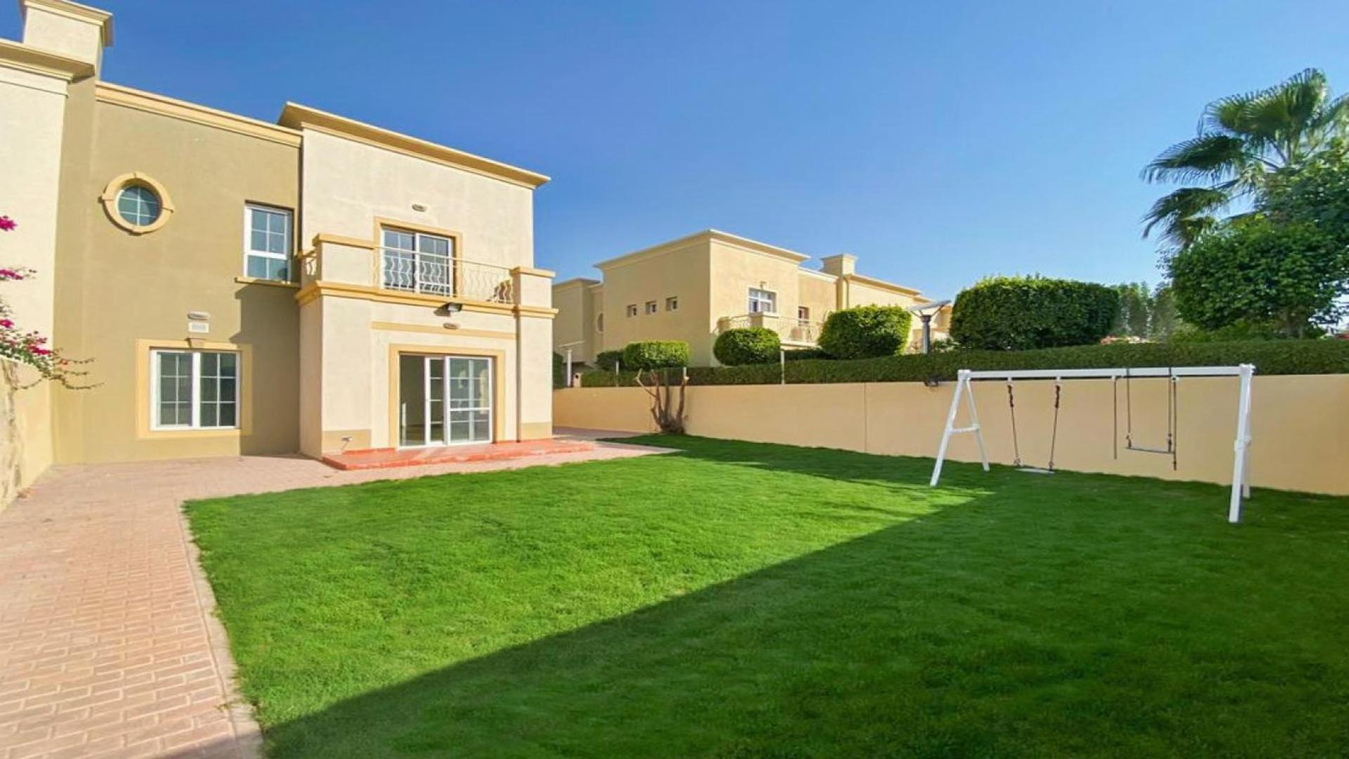 3-Bedroom Villa with Garden and Swing in Springs 2