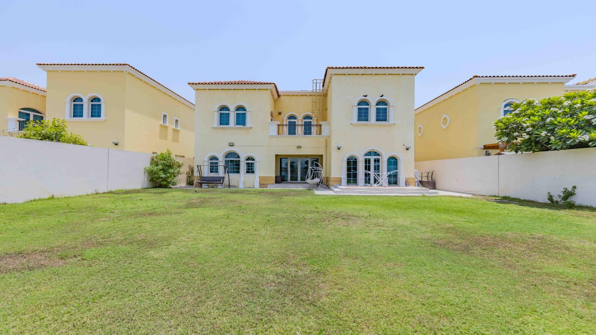 3-bedroom villa with spacious backyard in Jumeirah Park, Legacy, available for rent