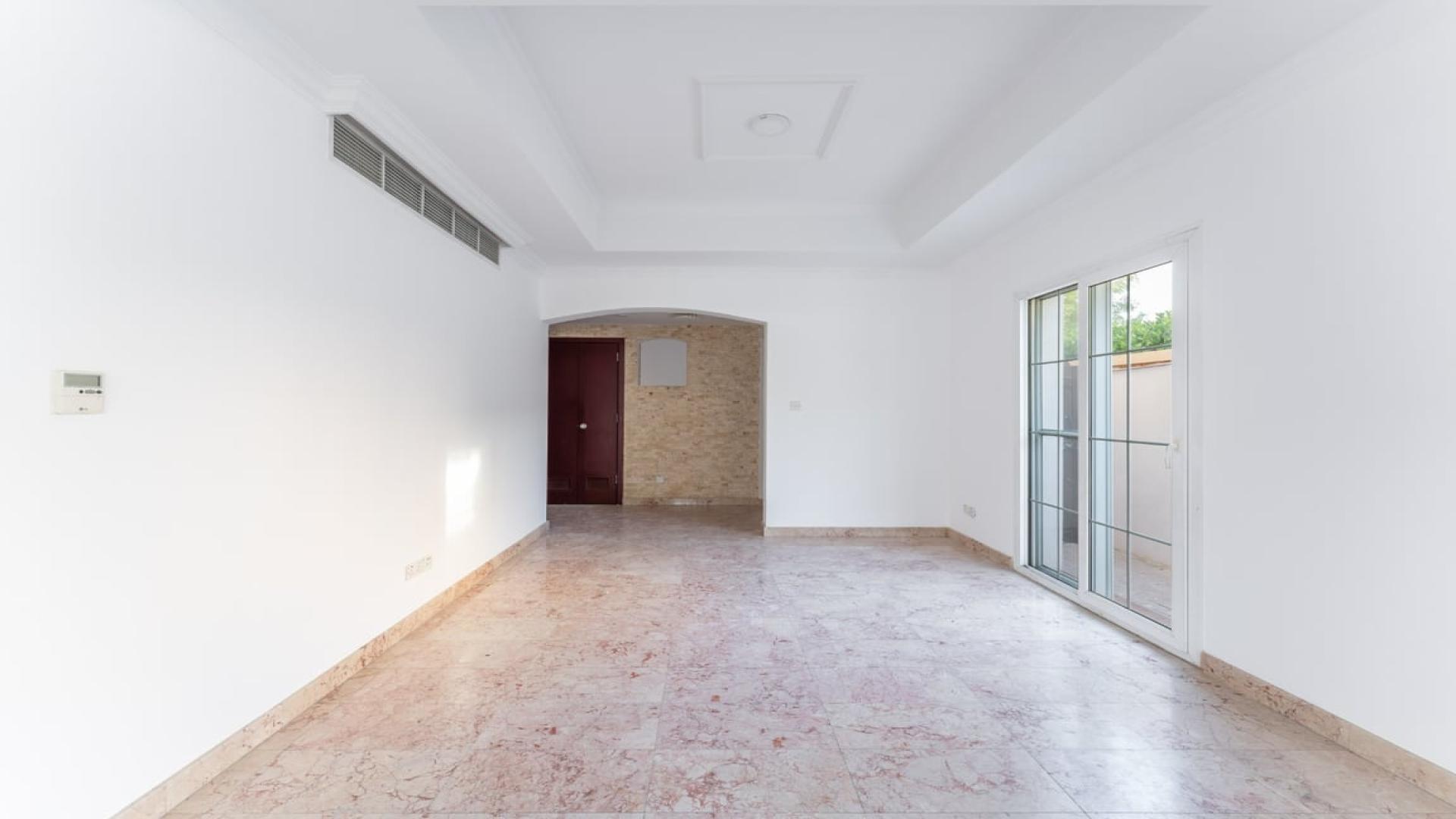 Spacious living room in 3-bedroom villa, Al Reem 1, Arabian Ranches, for rent