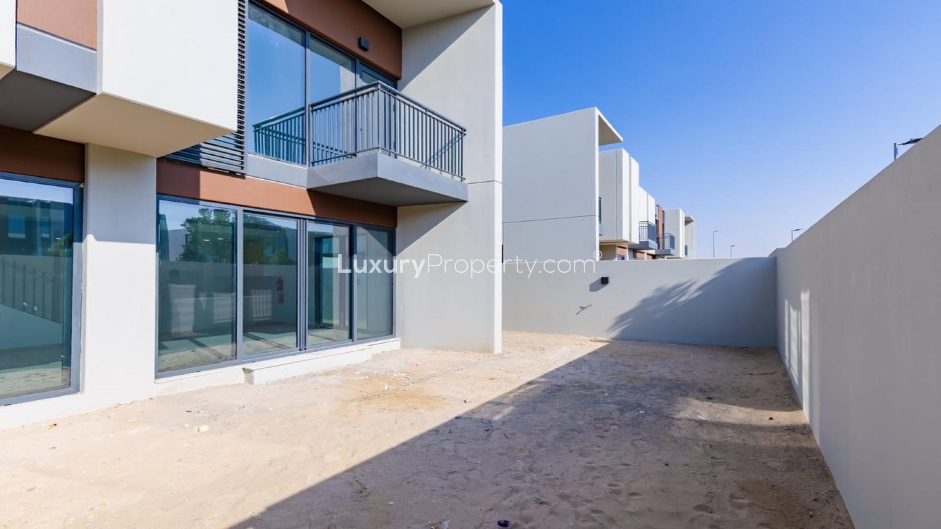 Single Row 3-Bedroom Villa Exterior in Cherrywoods, Dubailand for Rent - LP41574