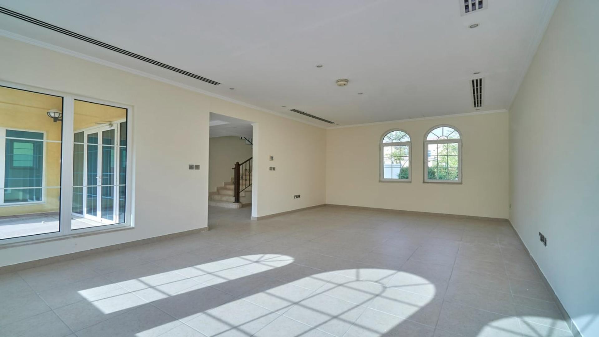 Luxury Jumeirah Park villa with private pool and gazebo in Legacy community