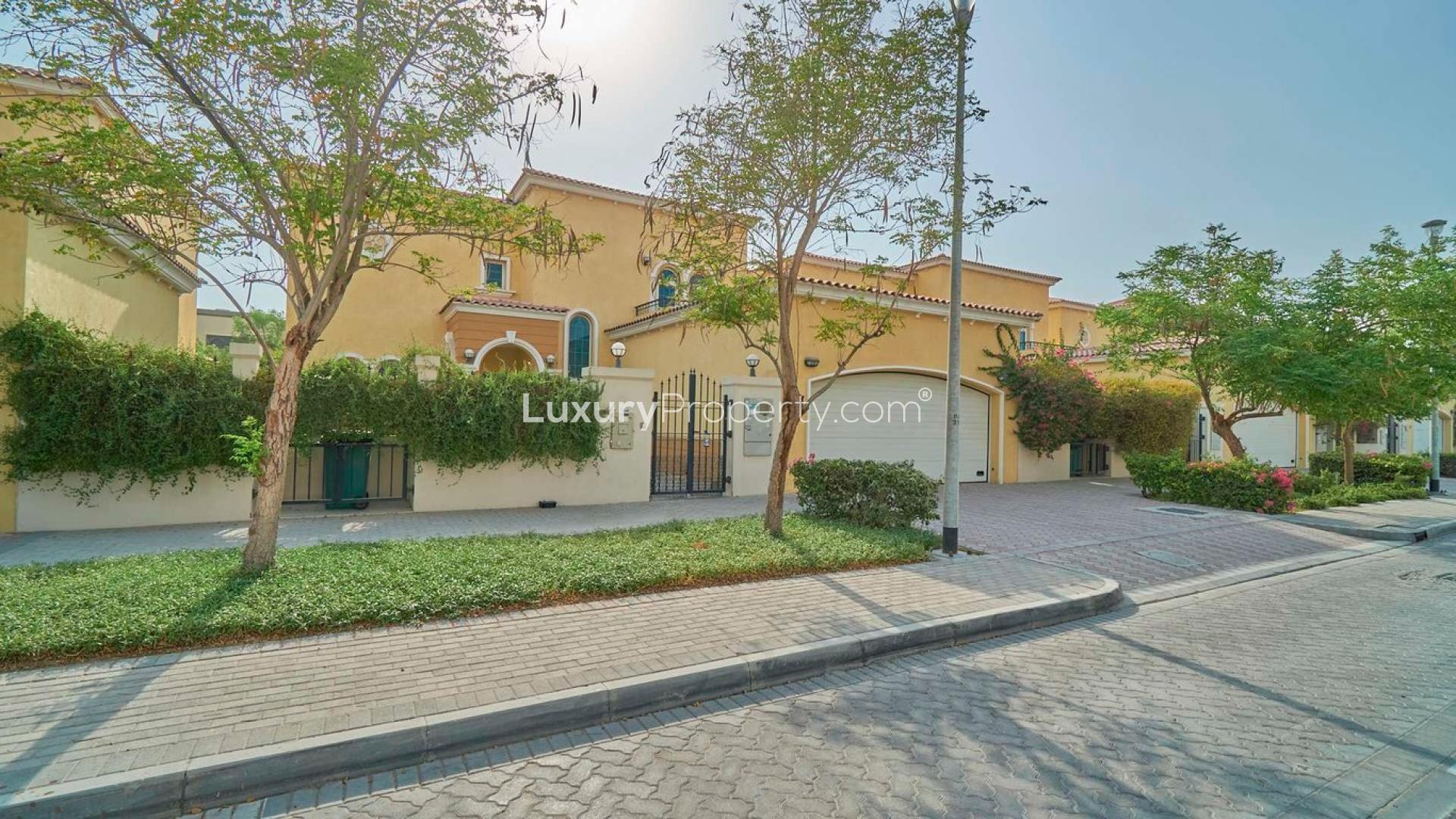 Splendid 3-bed Legacy Villa exterior with garden view in Jumeirah Park community