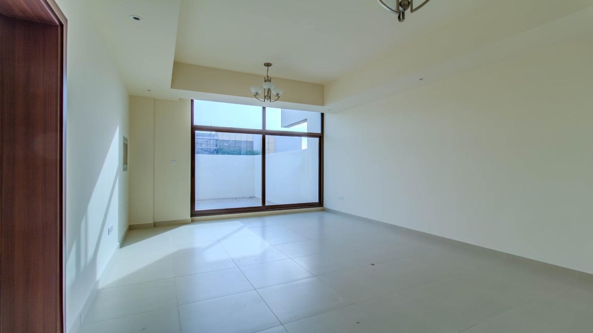 "Modern villa exterior in District 11, Mohammed Bin Rashid City, for sale, LP40793.",Bright living room with high ceilings in District 11 villa, Mohammed Bin Rashid City