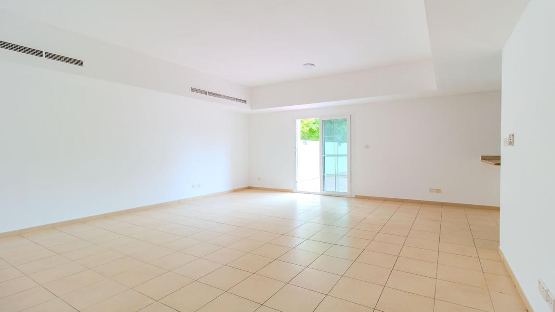 Exterior view of single-row Type 3M villa in Al Reem 1, Arabian Ranches