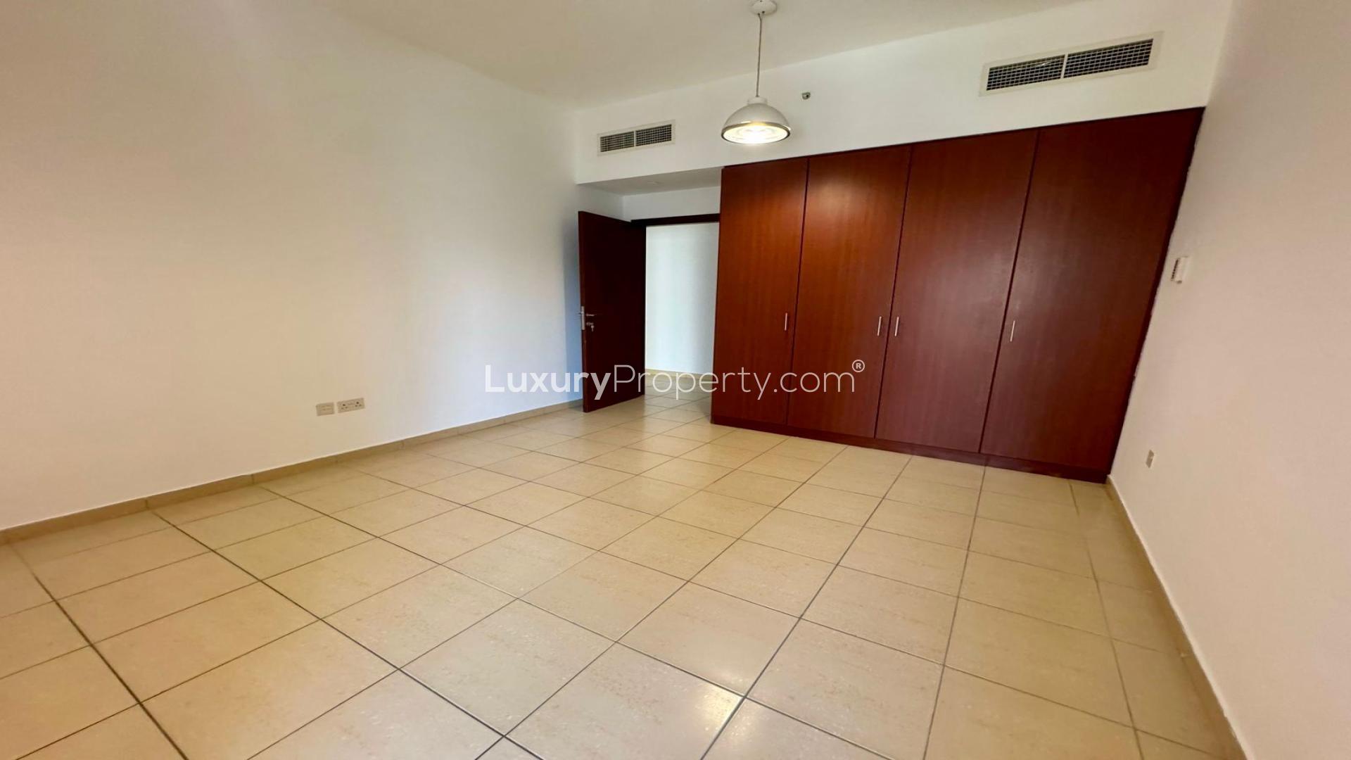 Unfurnished spacious room in Sadaf 8 apartment, Jumeirah Beach Residence, available for rent
