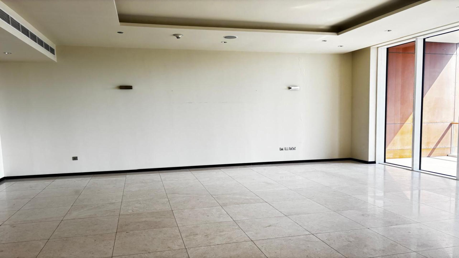 Spacious living room with sea view in Tiara Residences, Palm Jumeirah apartment for rent