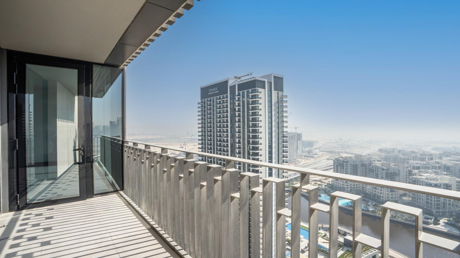 Mid-floor apartment with lagoon view in Creek Gate Tower 2, Dubai Creek Harbour