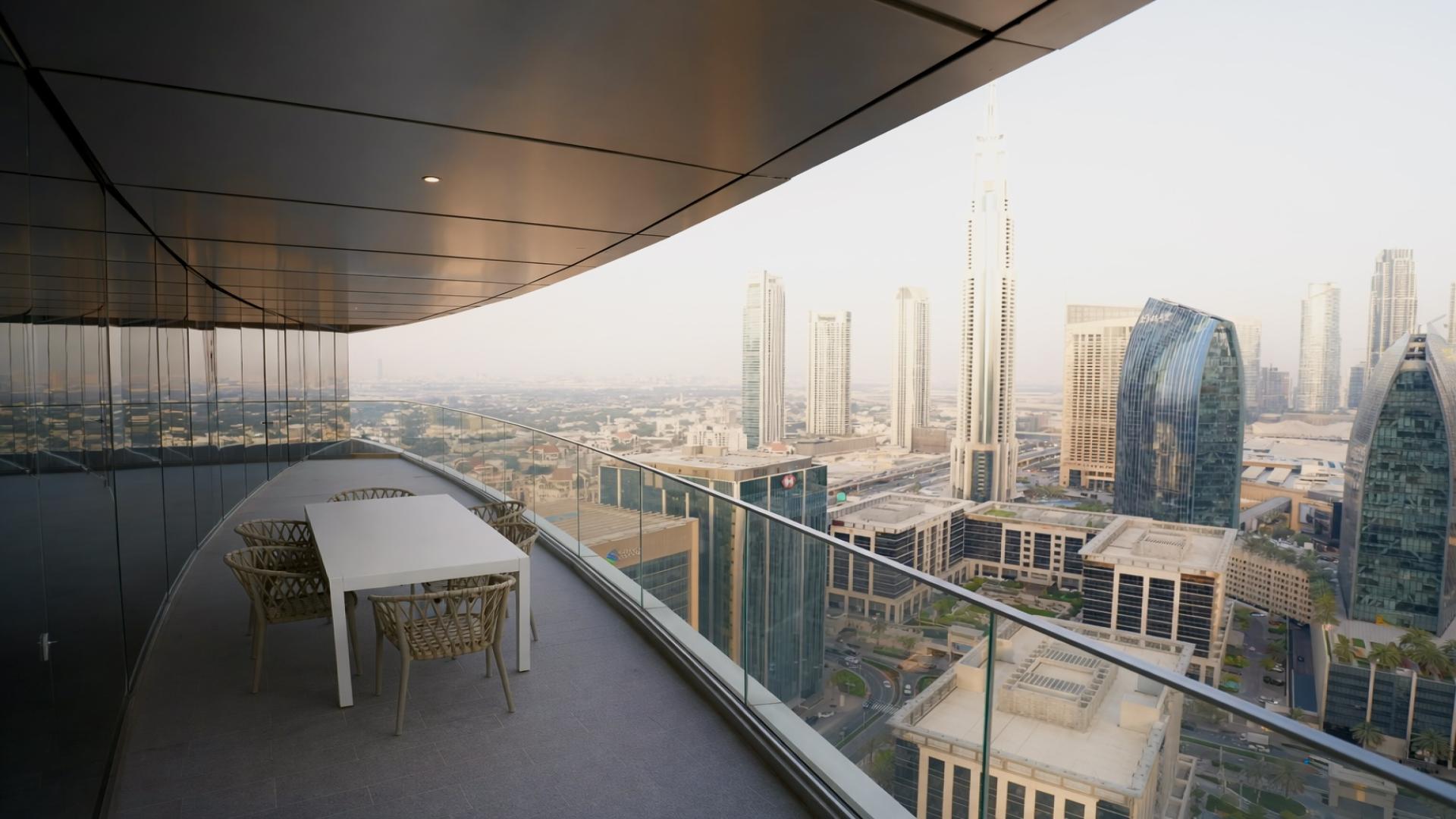 Luxury living room in Address Residences Sky View, Downtown apartment for rent, spacious seating area