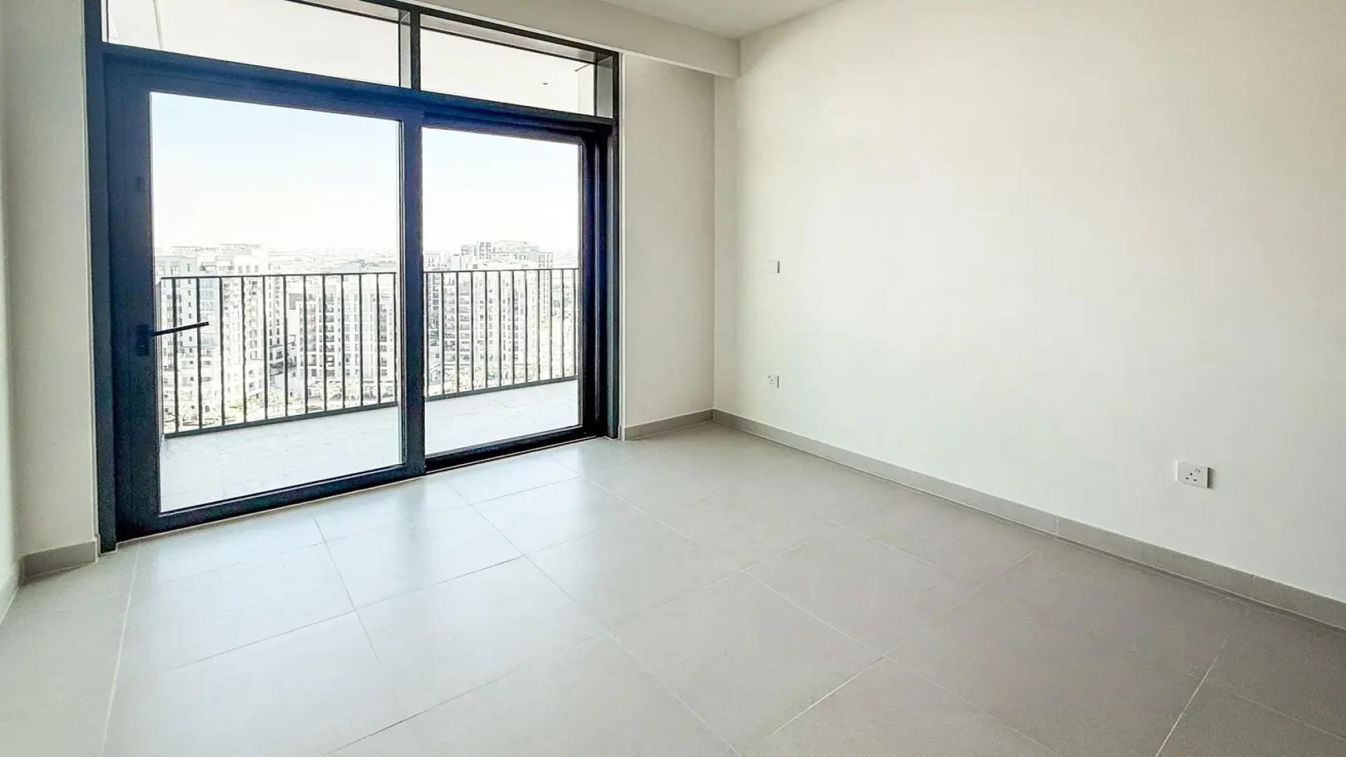 Brand new kitchen with modern cabinetry in Dubai Creek Harbour apartment for rent