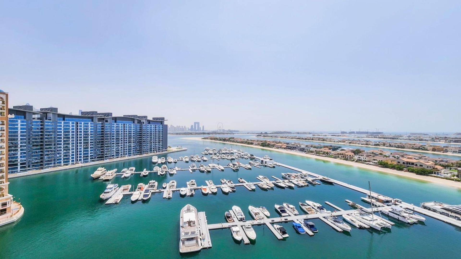 Luxurious living room in Marina Residences 2 apartment, Palm Jumeirah, featuring modern decor