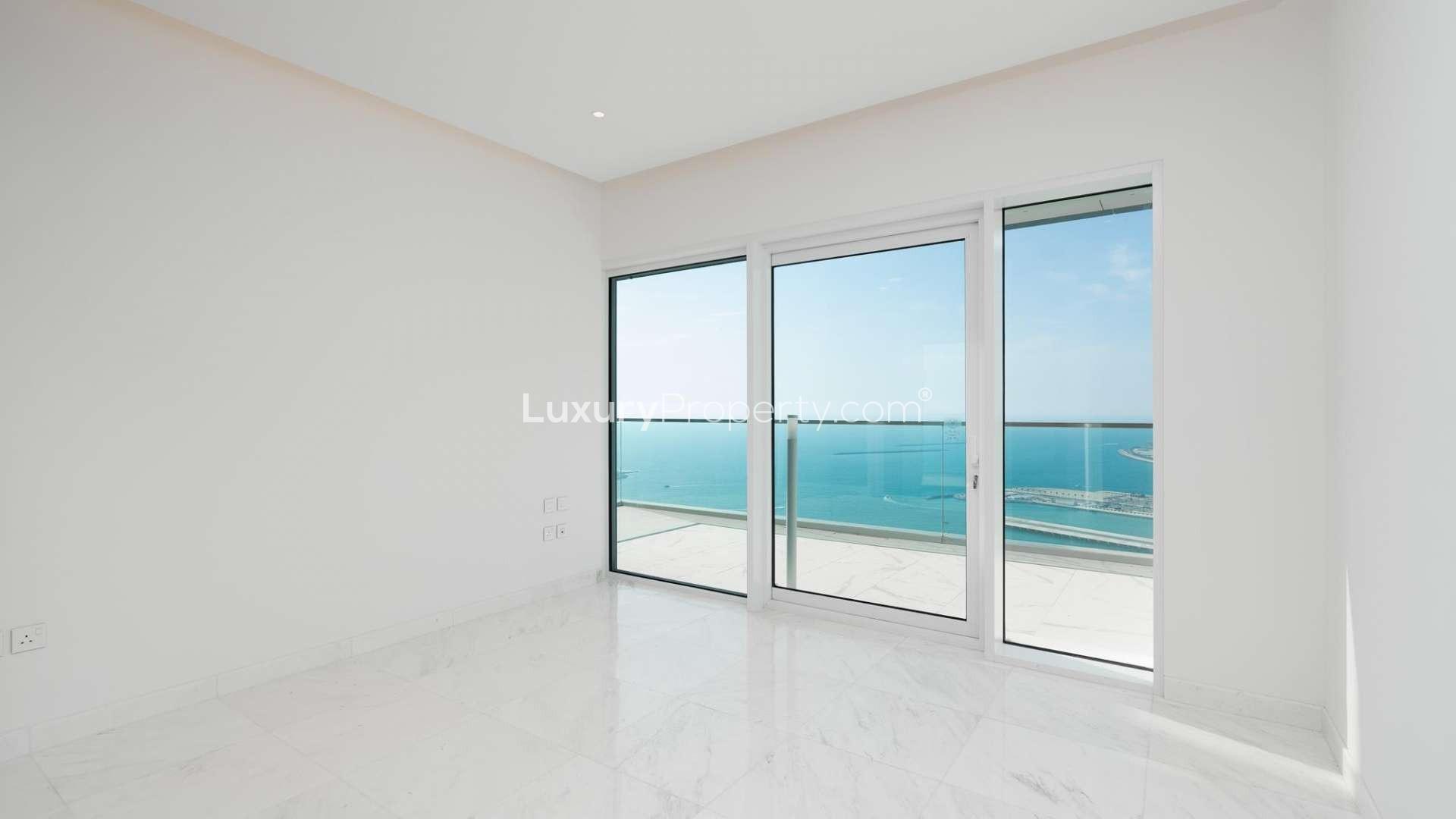 Modern kitchen in 3-bedroom apartment, 1 JBR, Jumeirah Beach Residence, Dubai, for rent