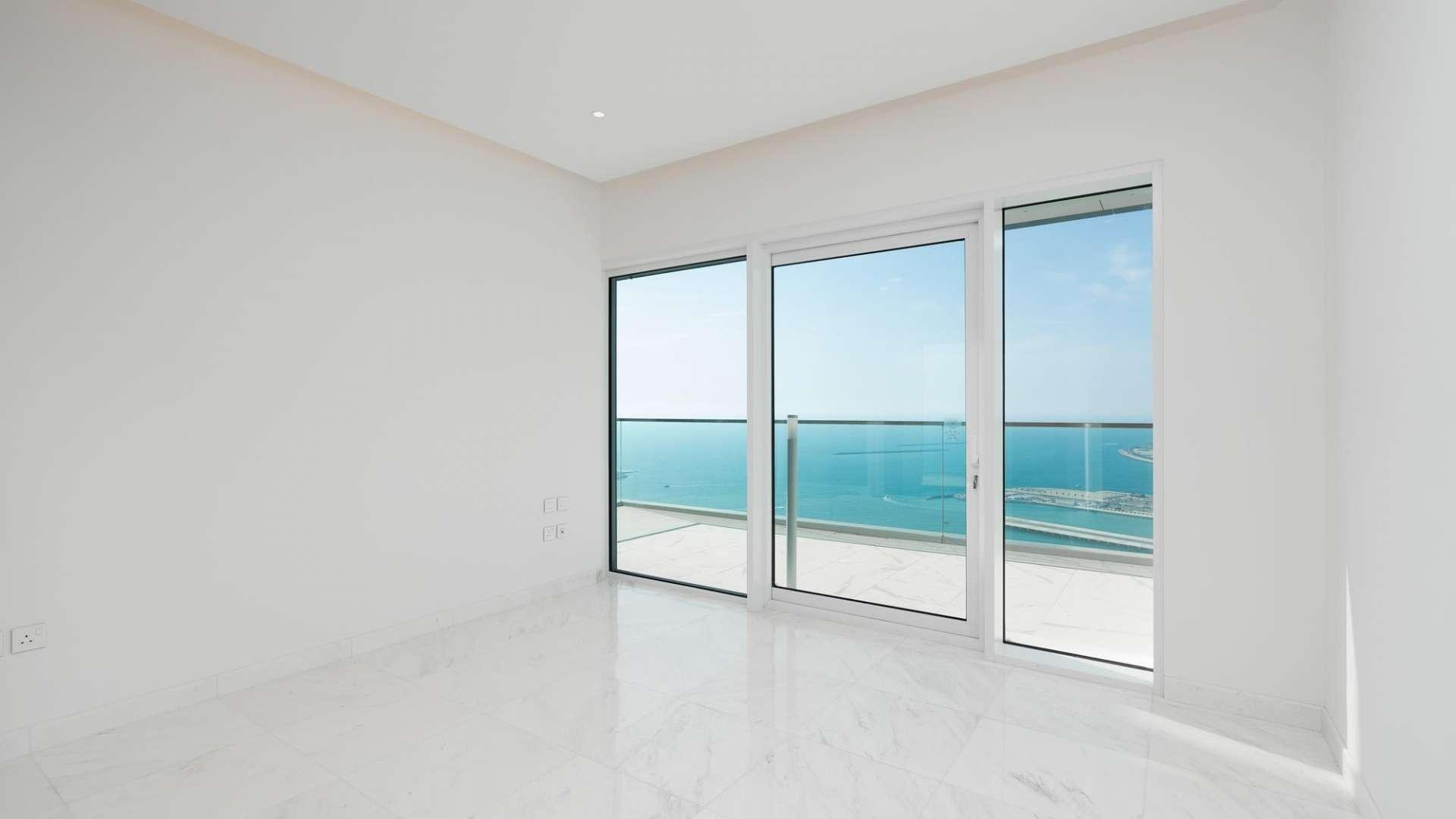 Modern kitchen in 3-bedroom apartment, 1 JBR, Jumeirah Beach Residence, Dubai, for rent