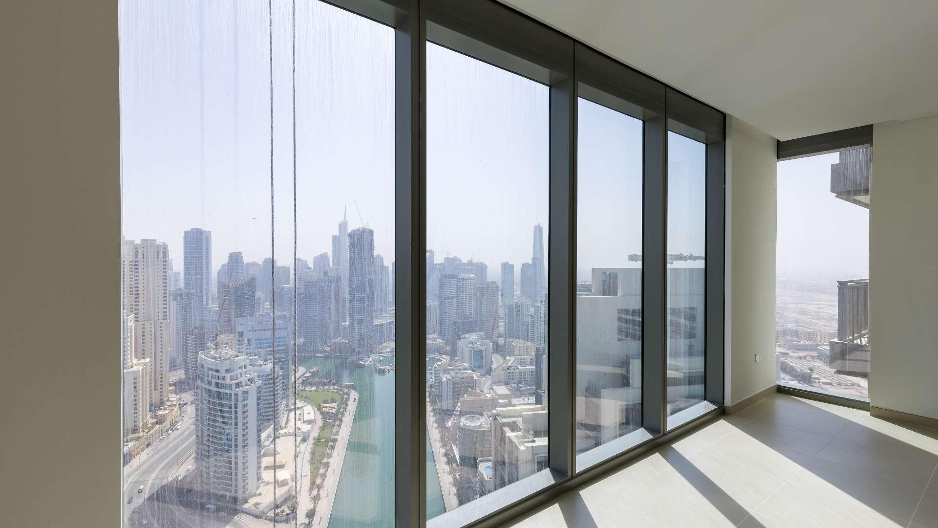 Open-plan kitchen and living area in Dubai Marina luxury apartment for rent, Ref LP12356