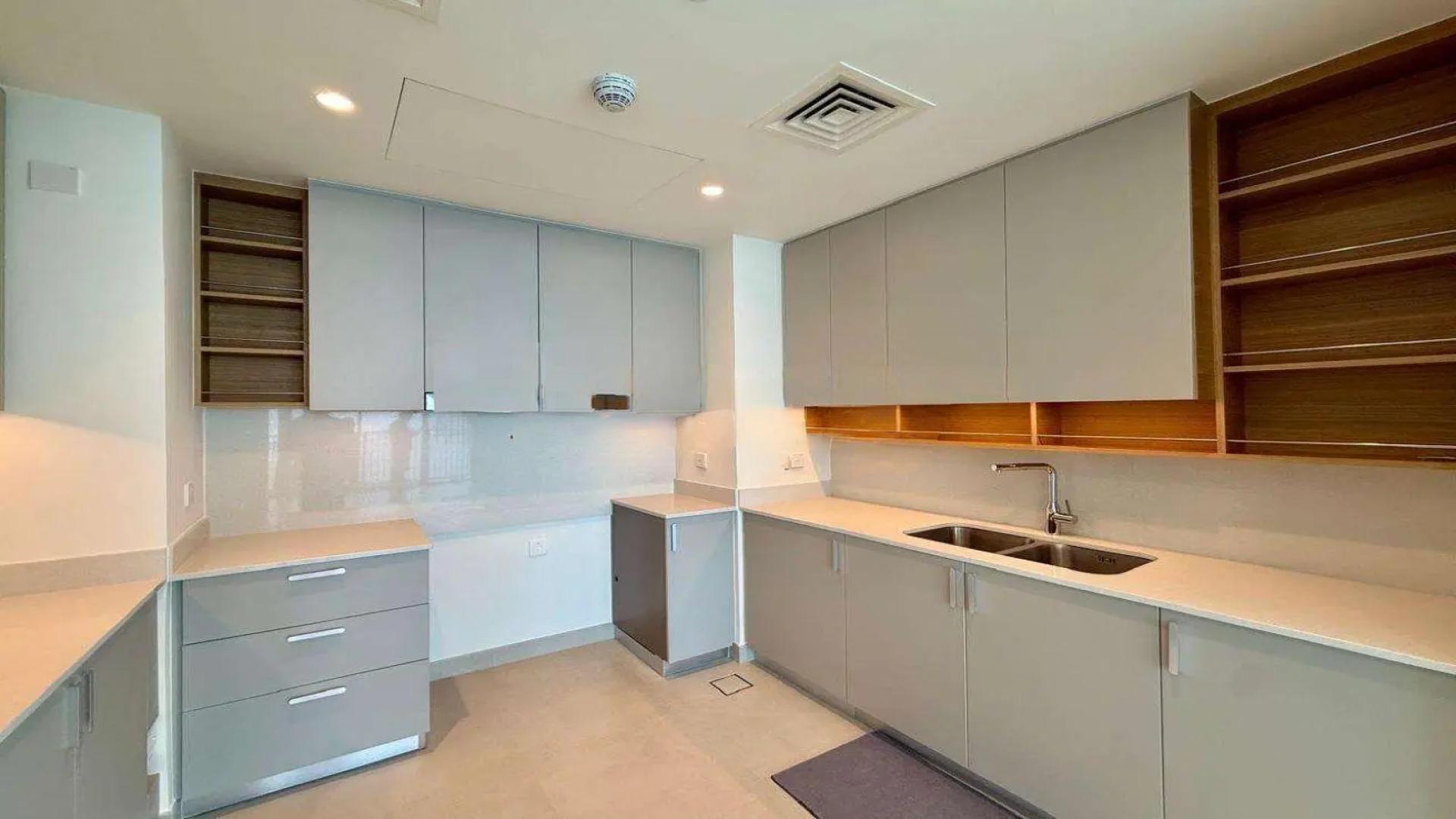 Mid-floor apartment with full sea view, spacious living area, Dubai Creek Harbour