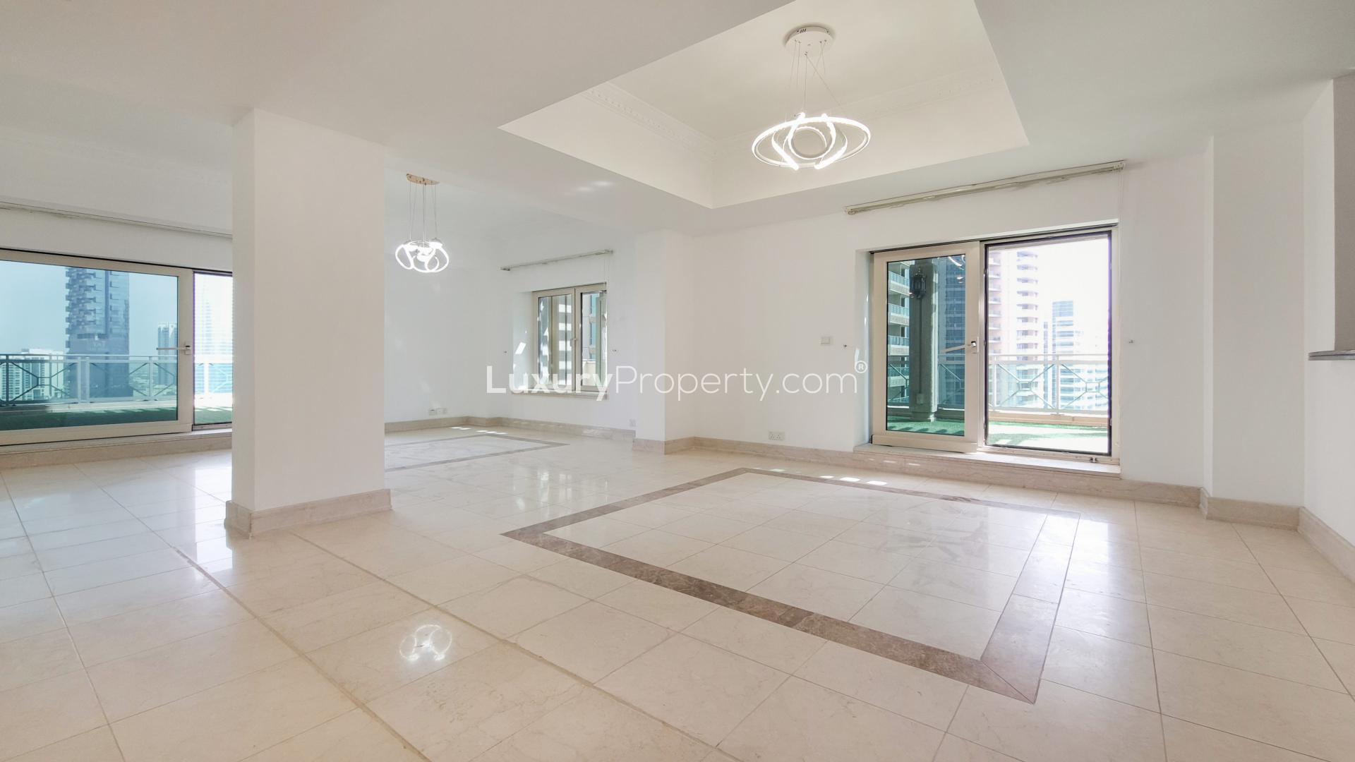 Spacious terrace with pergola in Dubai Marina duplex apartment for rent, Emaar 6 Towers