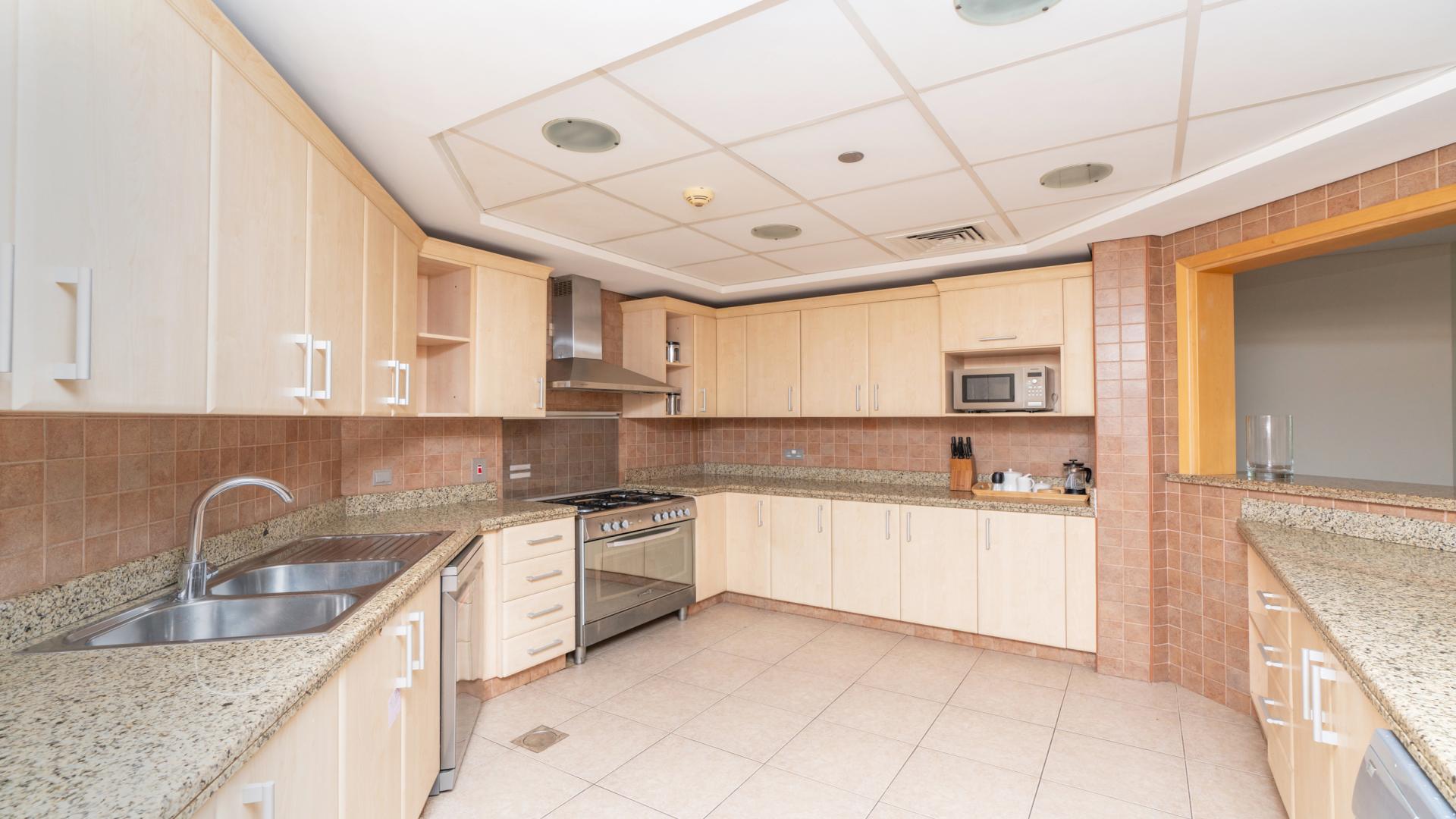 Modern living room in fully furnished 3-bedroom apartment, Al Das, Palm Jumeirah