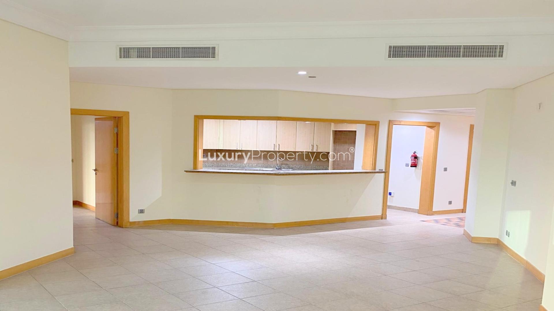 Spacious living area in Shoreline Apartments, Palm Jumeirah, available for rent