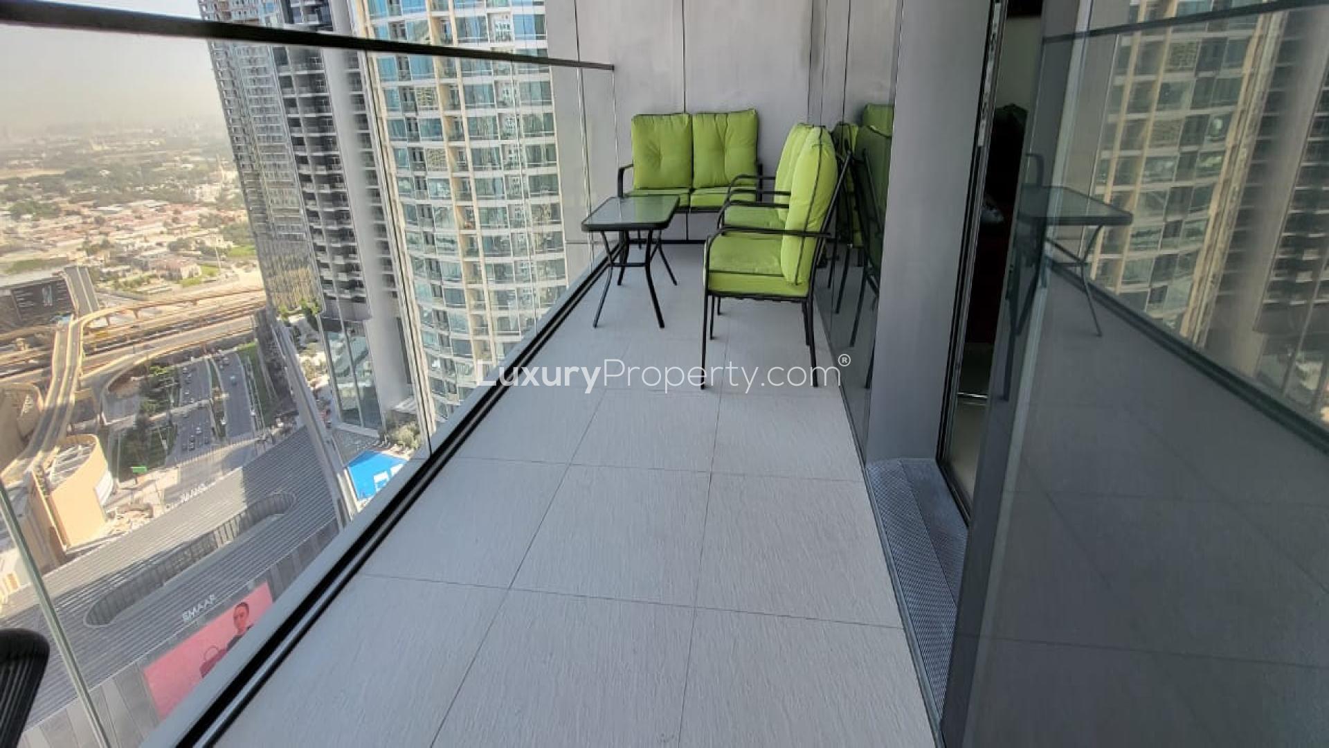Spacious living room in 3-bedroom apartment, Boulevard Point, Downtown Dubai, elegant modern decor