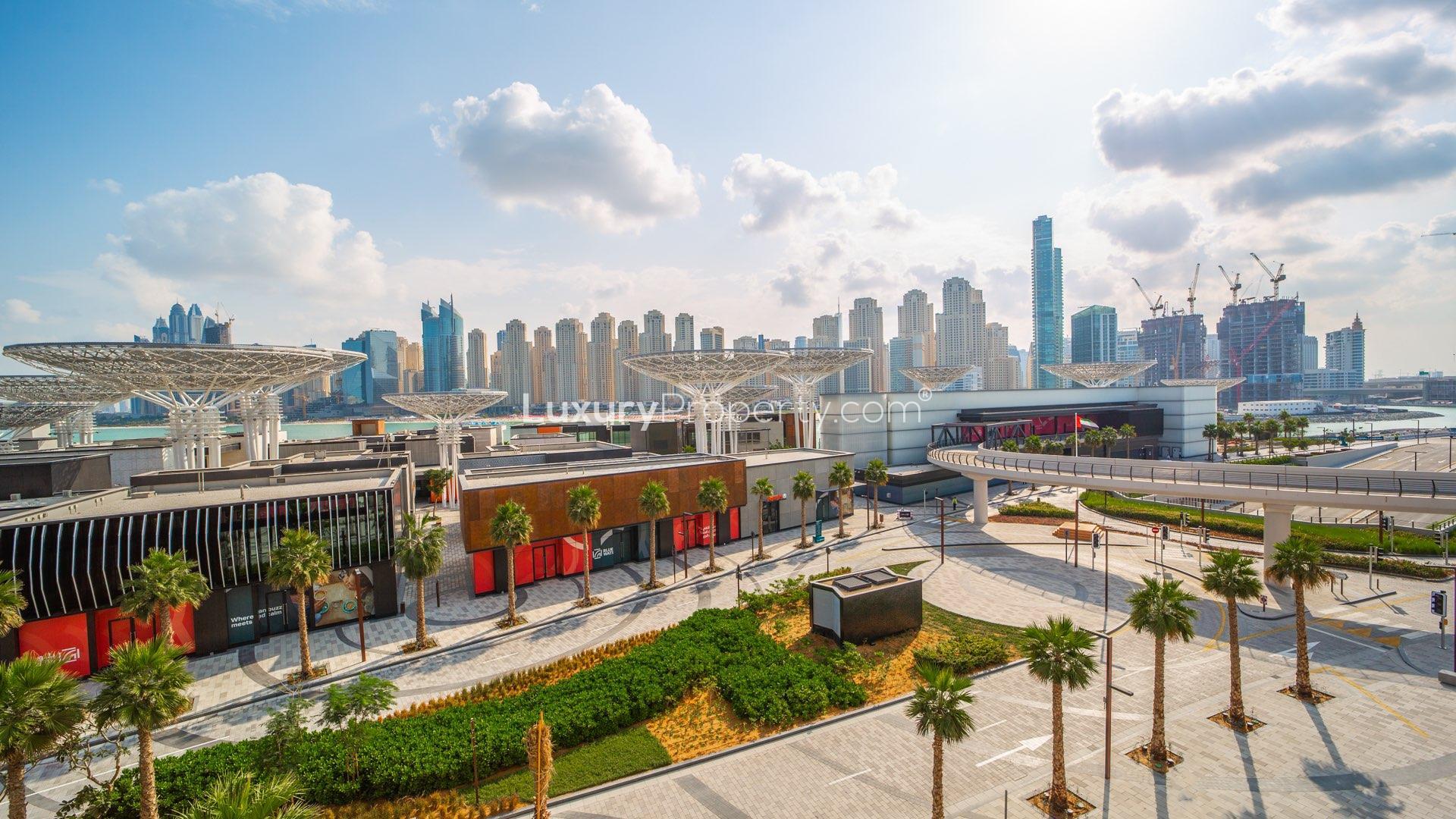 High floor apartment view of Ain Dubai and JBR from Bluewaters Residences