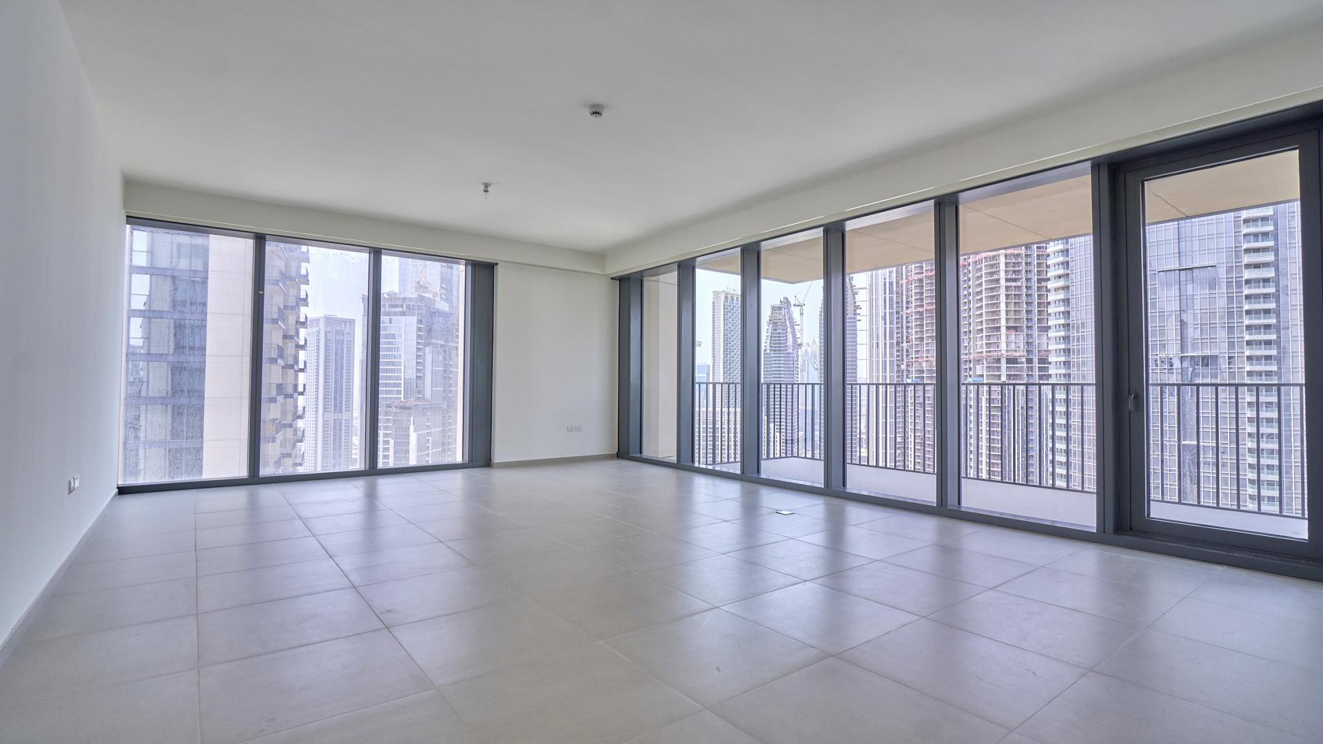 Spacious apartment with large windows and downtown views in BLVD Heights, Downtown Dubai