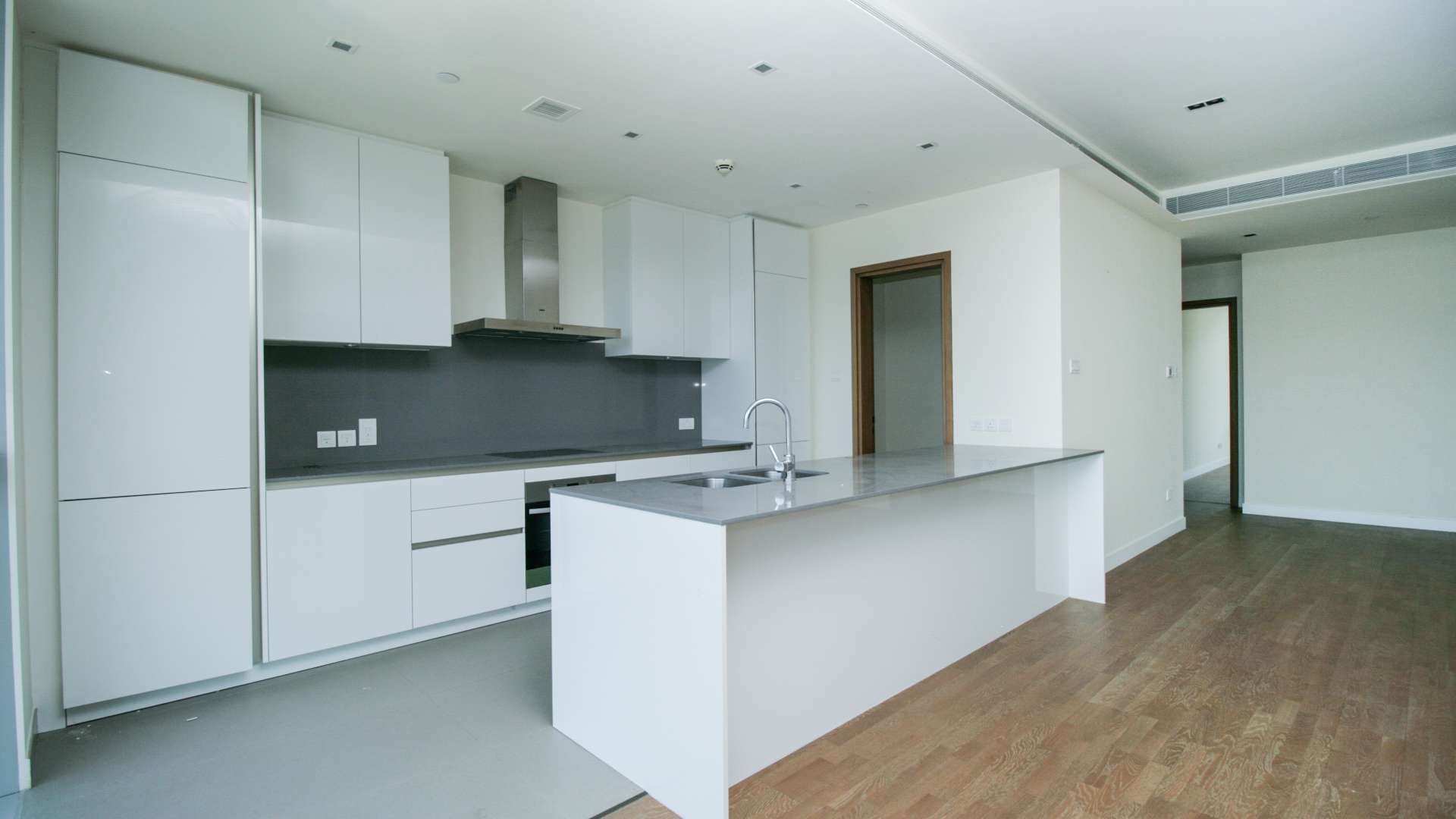 Spacious living room in modern three-bedroom apartment, City Walk, Building 13B, for rent