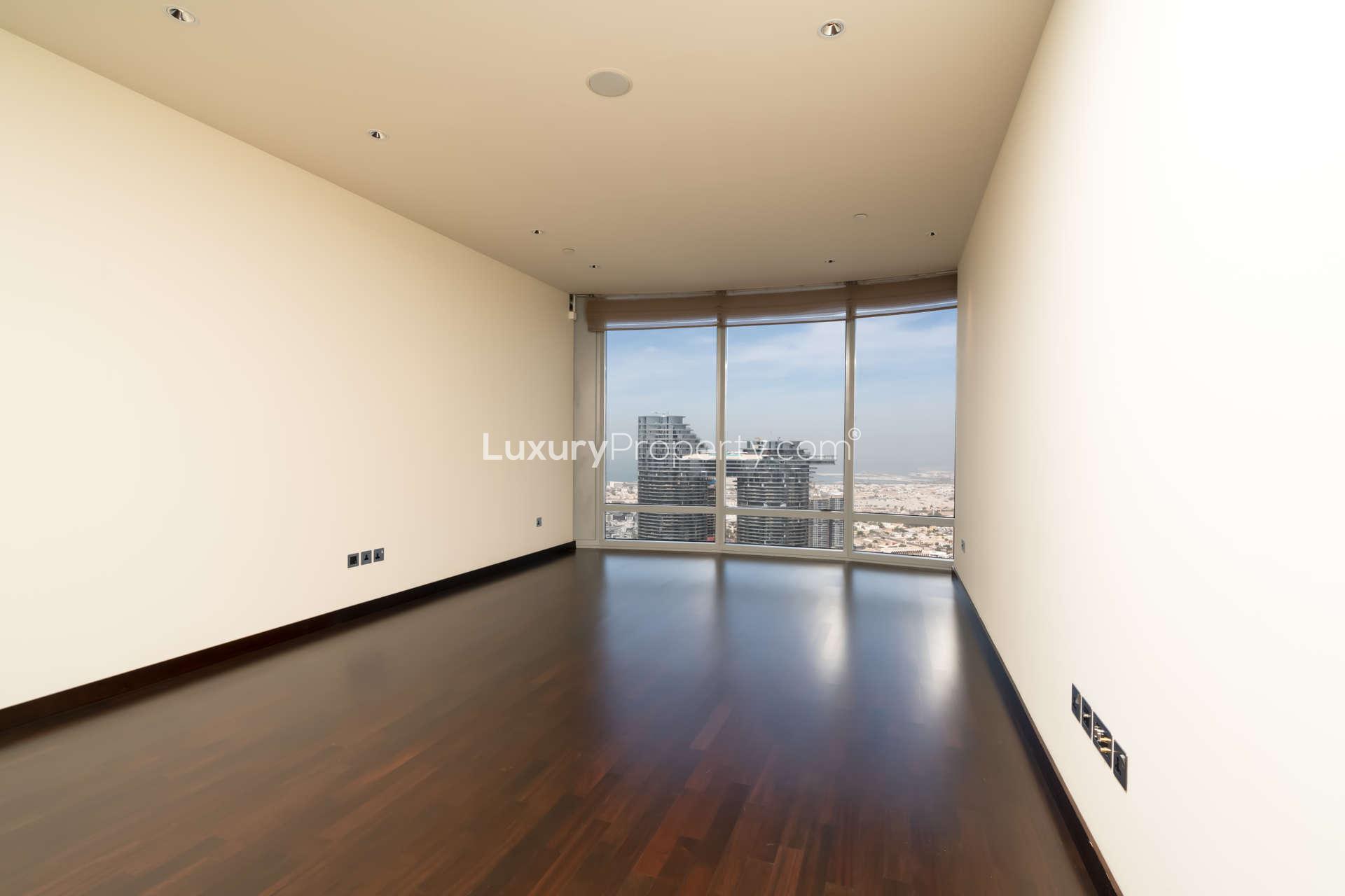 Incredible city views from 3-bedroom apartment in Burj Khalifa, Downtown Dubai for rent