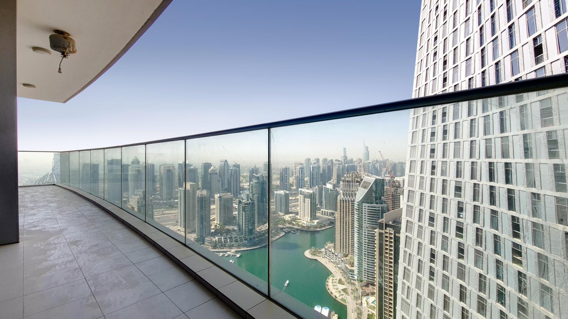 Modern kitchen in fully furnished 3-bedroom apartment, Damac Heights, Dubai Marina, high floor