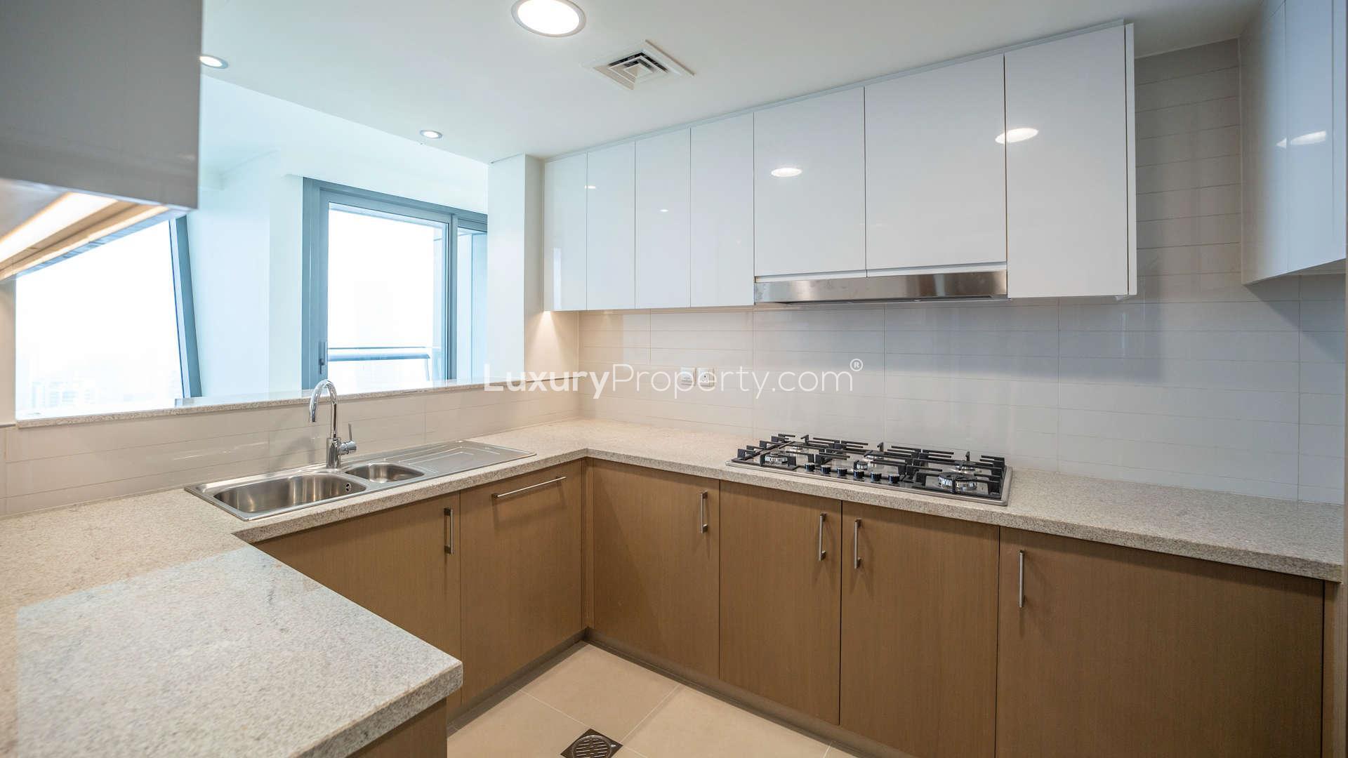 Apartment with Burj Khalifa view, spacious interior, Burj Vista, Downtown Dubai rental