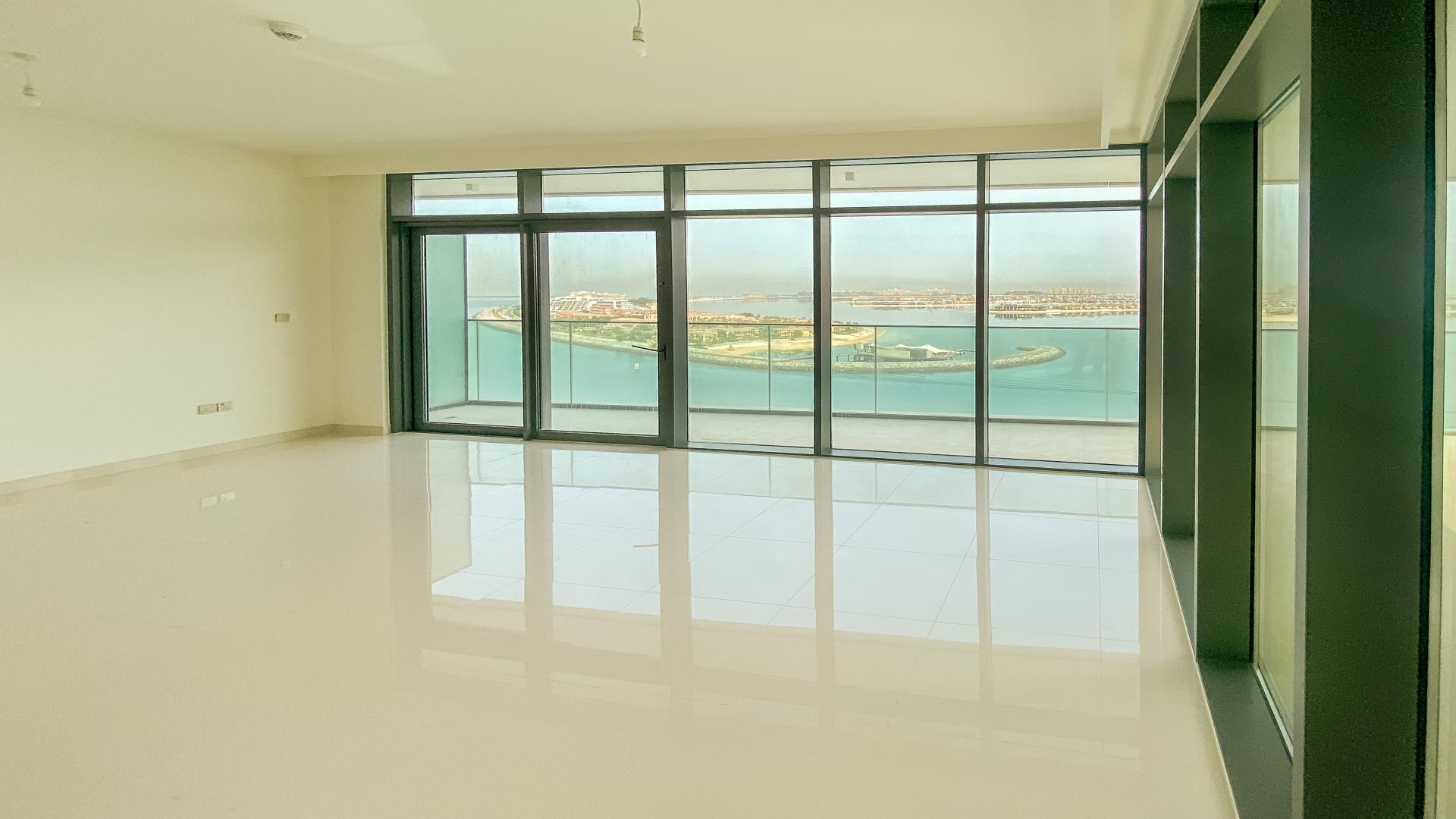 Luxury apartment with panoramic sea views, spacious interior, Emaar Beachfront, Dubai Harbour