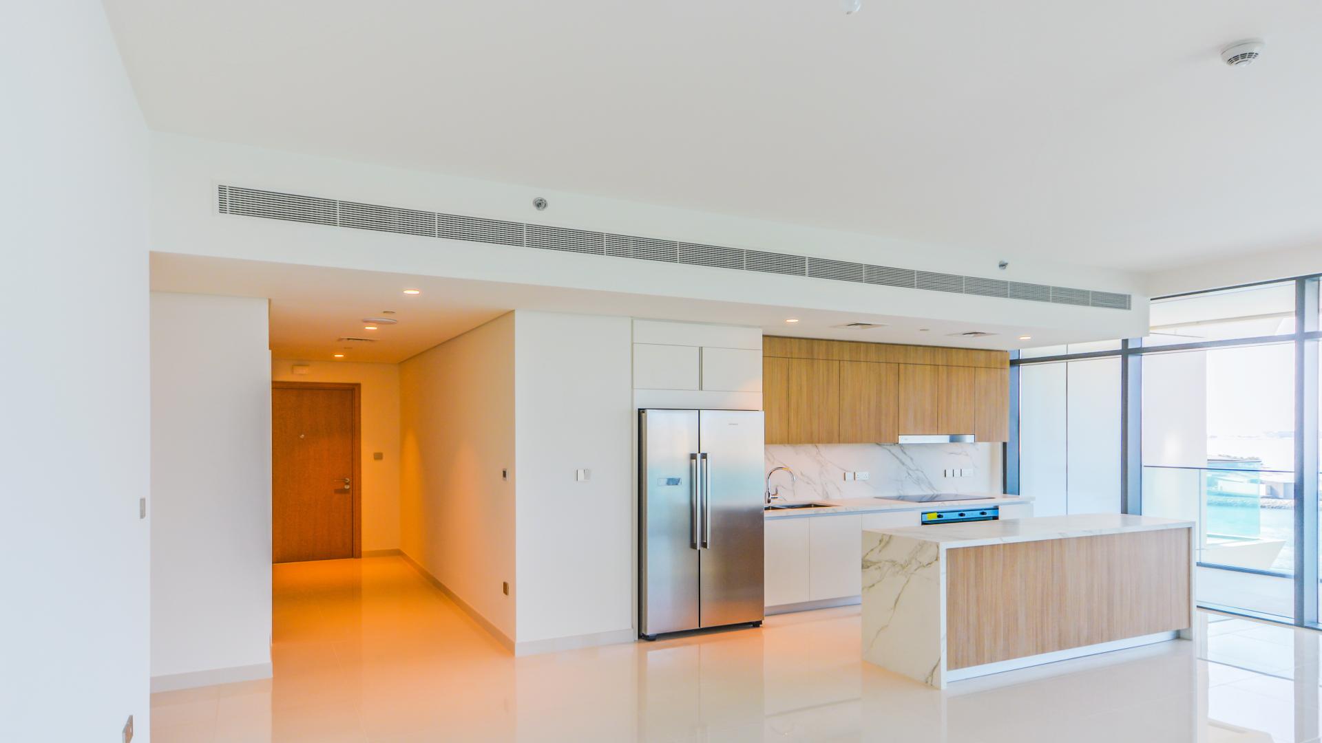 Brand new Emaar Beachfront apartment kitchen with panoramic sea views, Dubai Harbour