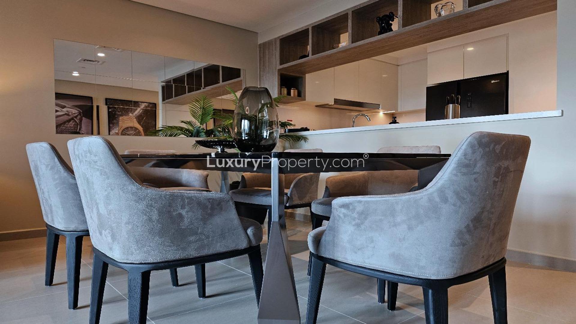 Dining area with modern decor in Downtown Views II apartment, Downtown Dubai