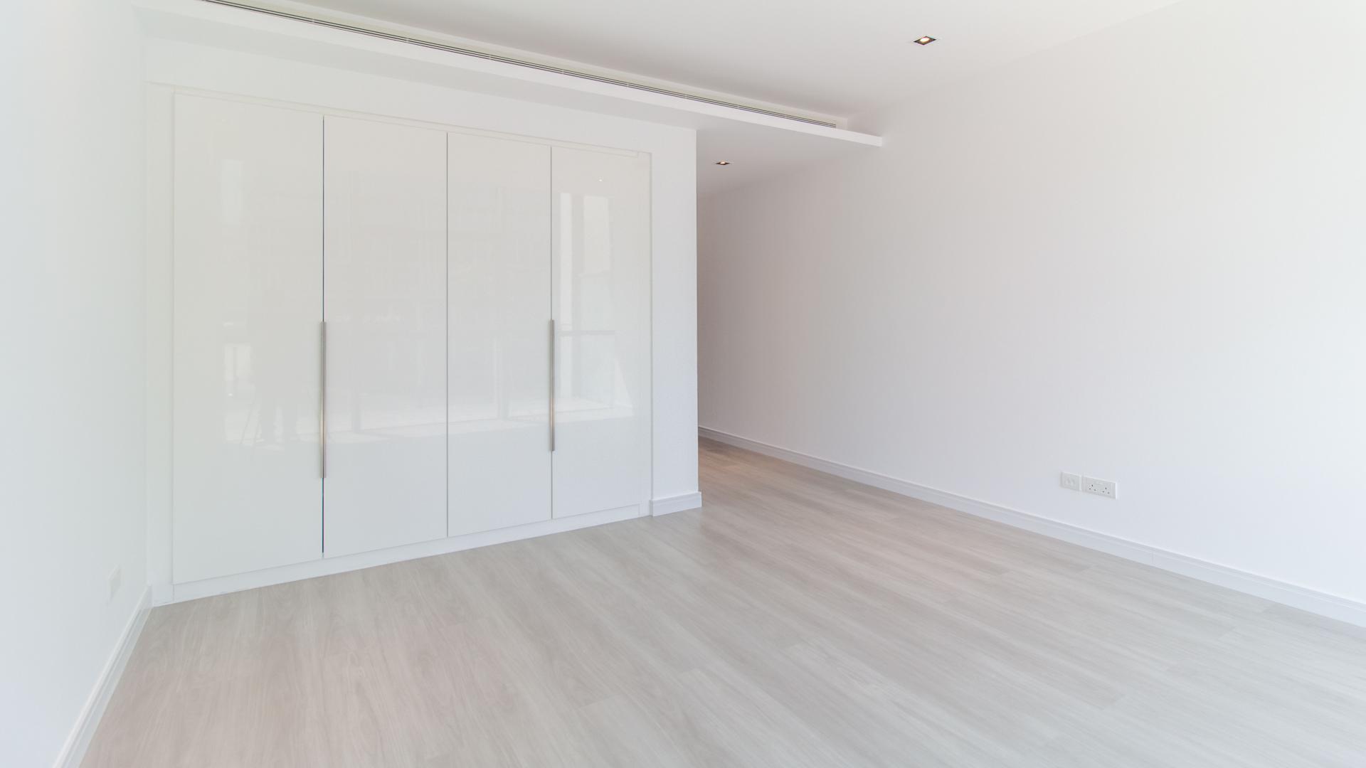 Modern kitchen in 3-bedroom apartment, City Walk Building 20, available for rent