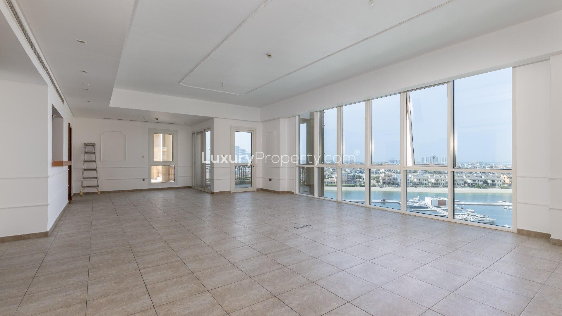 Low-floor Marina Residences apartment with panoramic sea views, spacious living area, Palm Jumeirah
