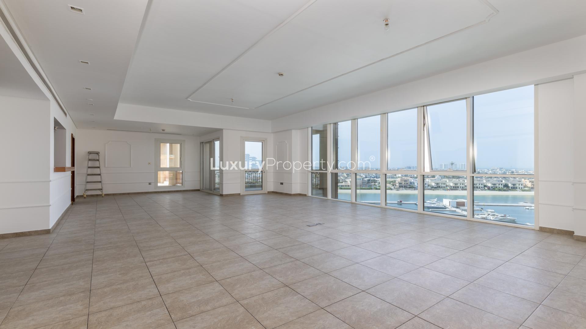 Spacious apartment with sea views, large windows in Marina Residences, Palm Jumeirah