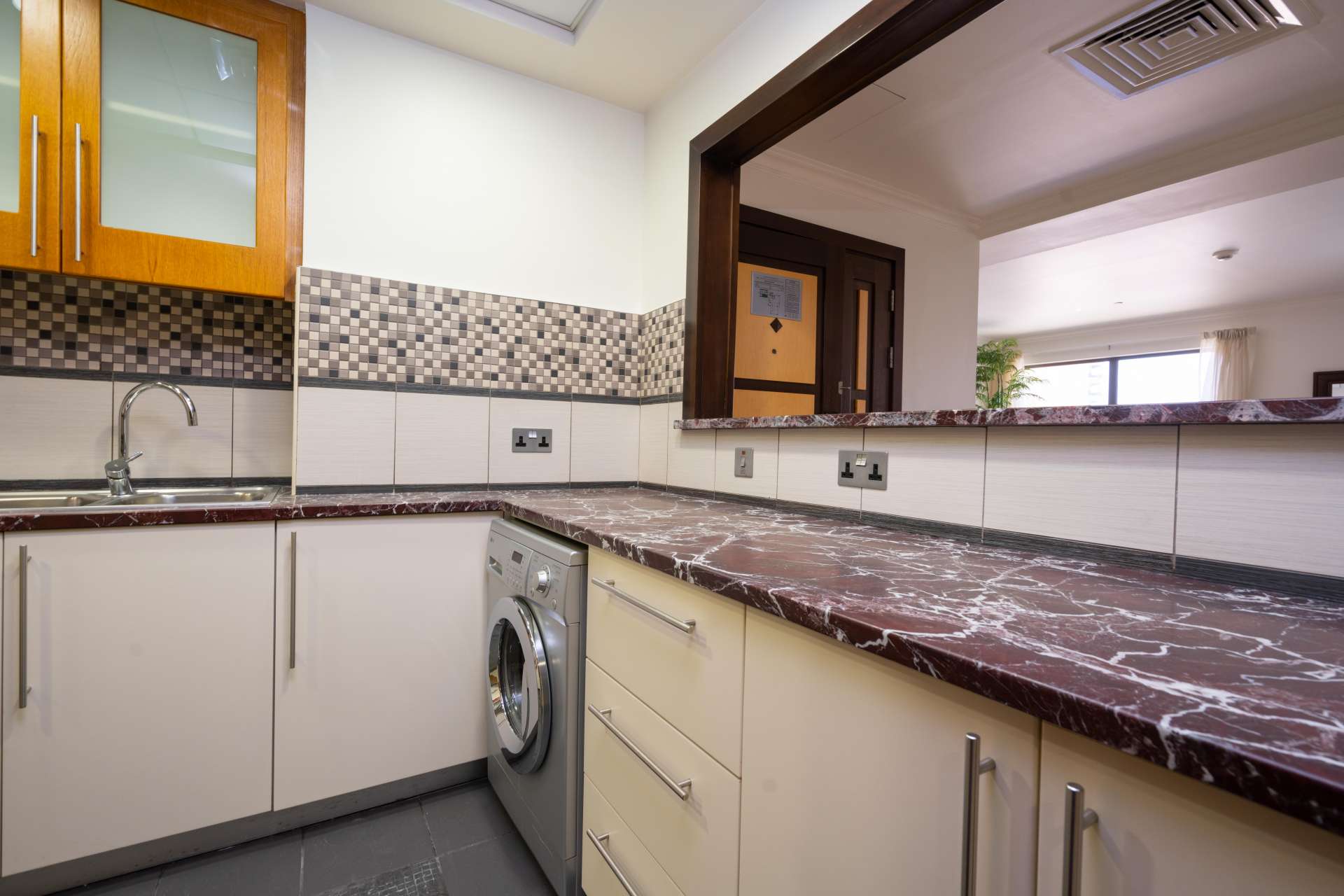 Entrance and hallway of 3-bedroom apartment in Murjan 4, Jumeirah Beach Residences