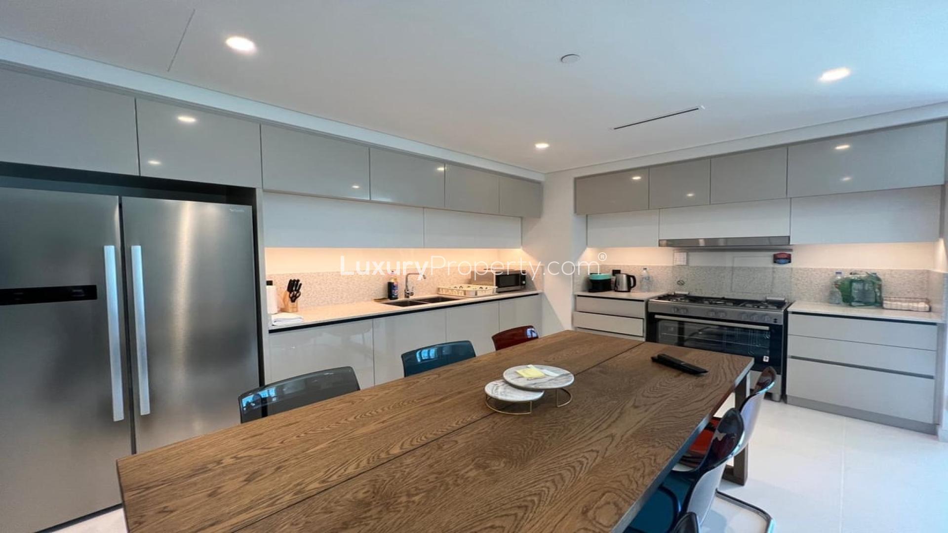 Furnished kitchen in 5-bedroom apartment, Marina Vista, Emaar Beachfront, Dubai Harbour